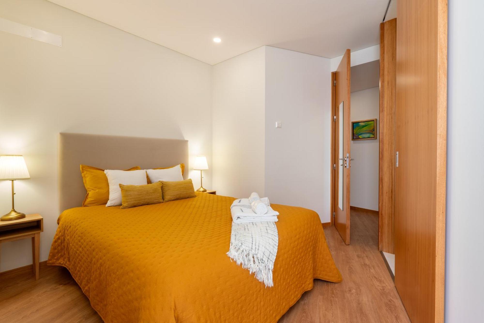 Host Wise - Bright And Cozy House With Dom Luis Bridge View