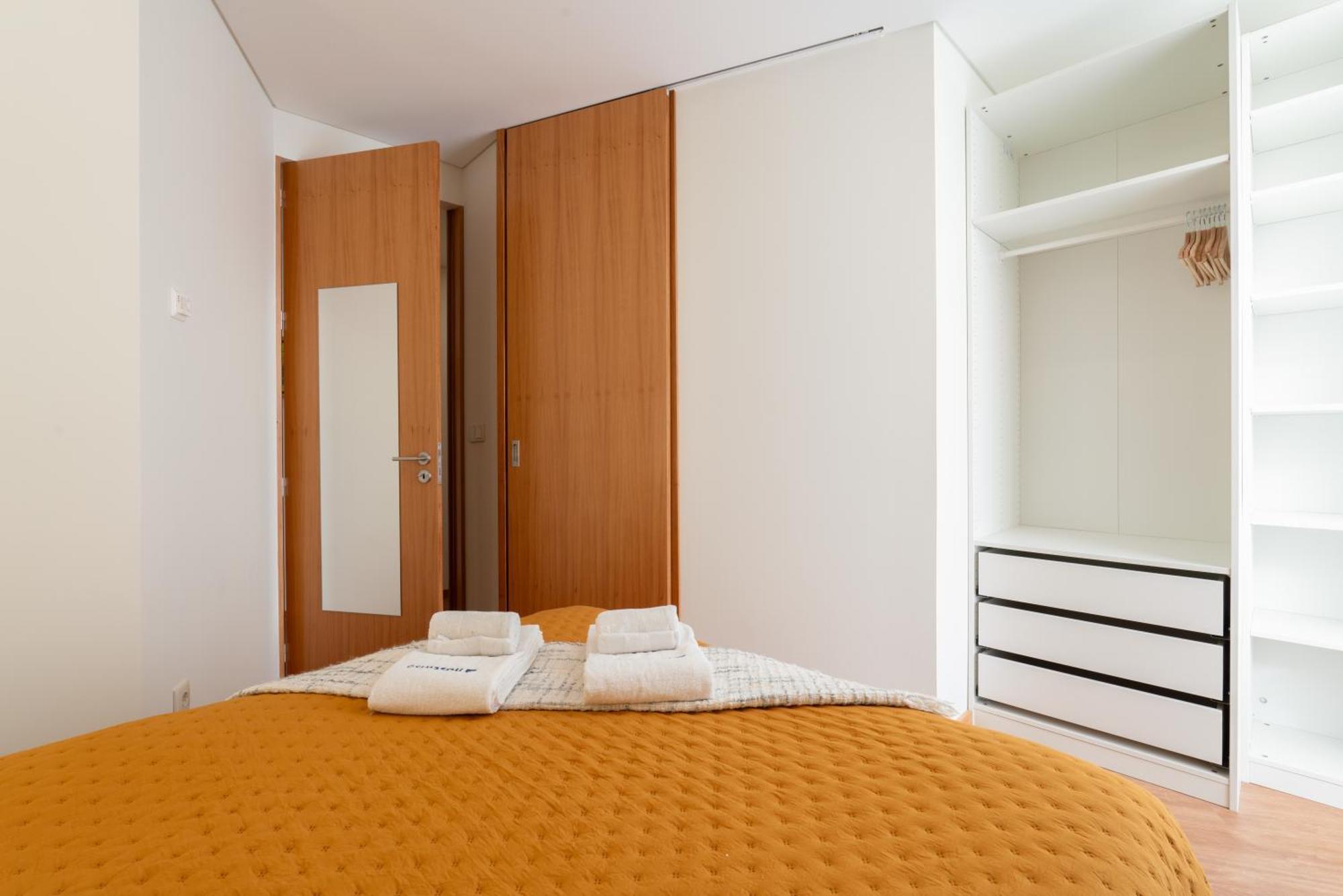 Host Wise - Bright And Cozy House With Dom Luis Bridge View * Porto