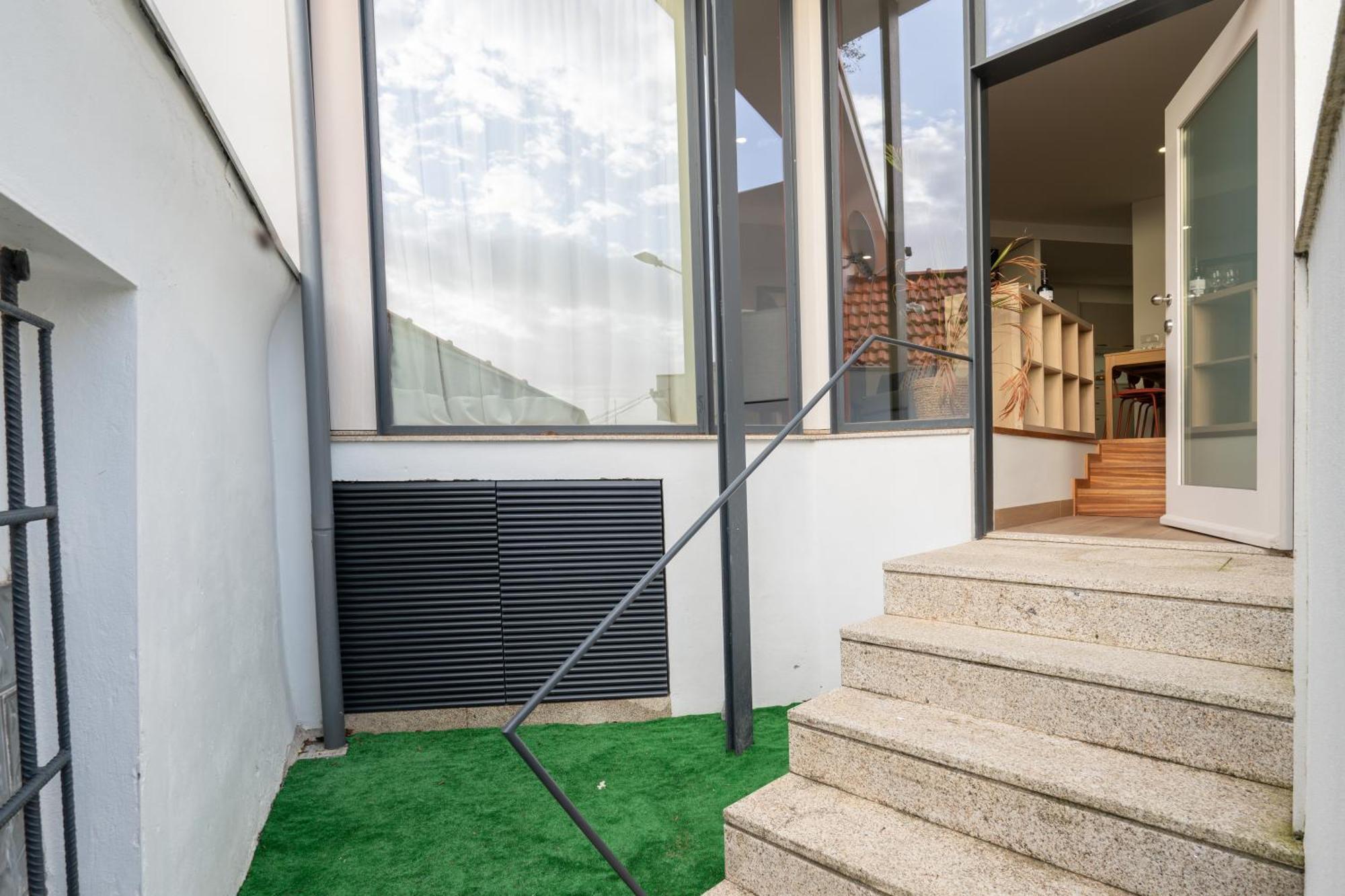 Host Wise - Bright And Cozy House With Dom Luis Bridge View