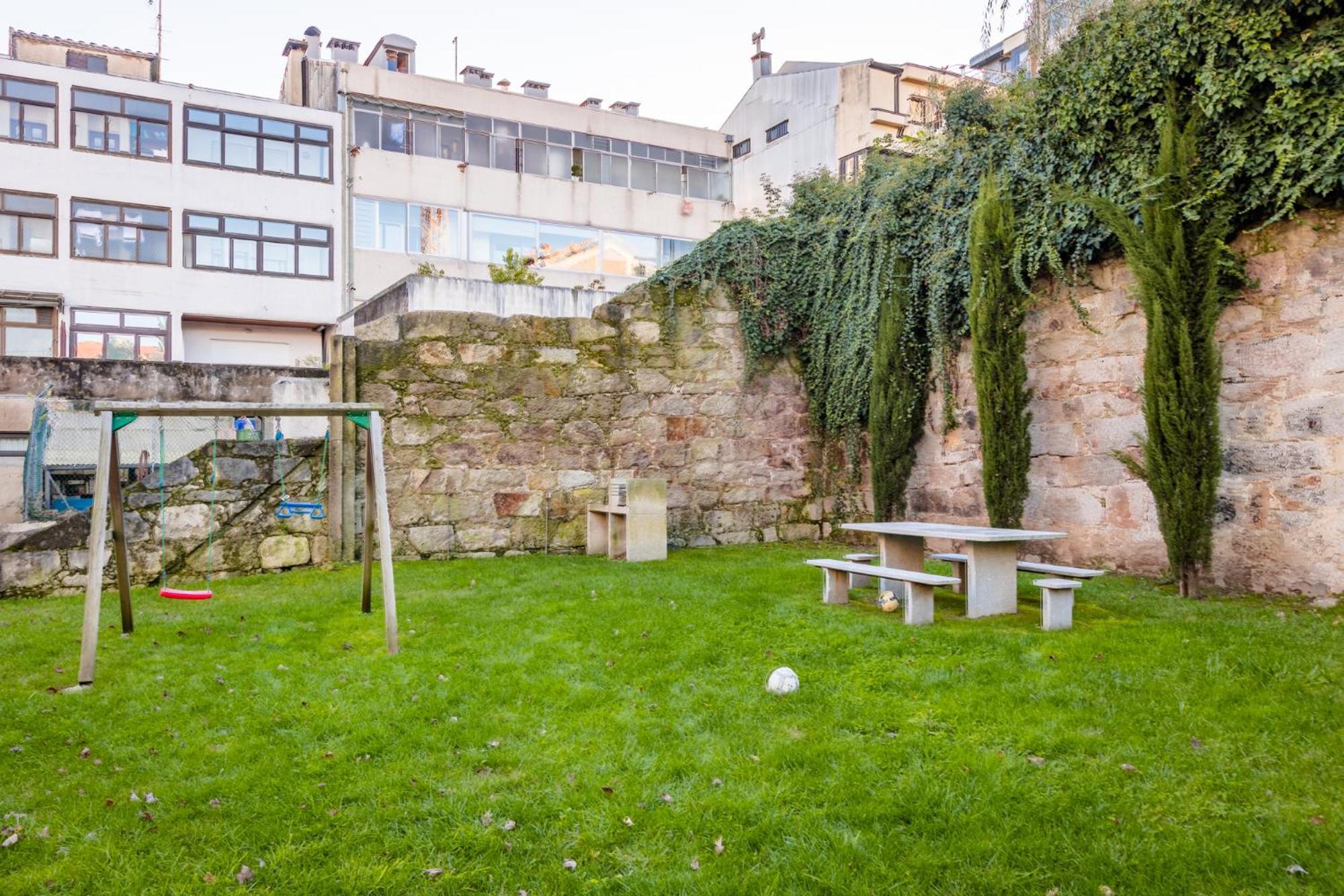Cozy And Design In Center Porto
