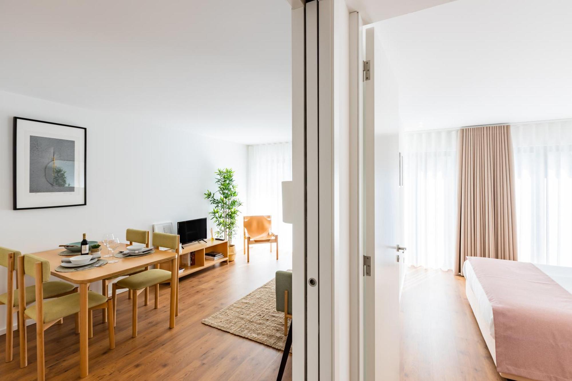 Cozy And Design In Center Porto