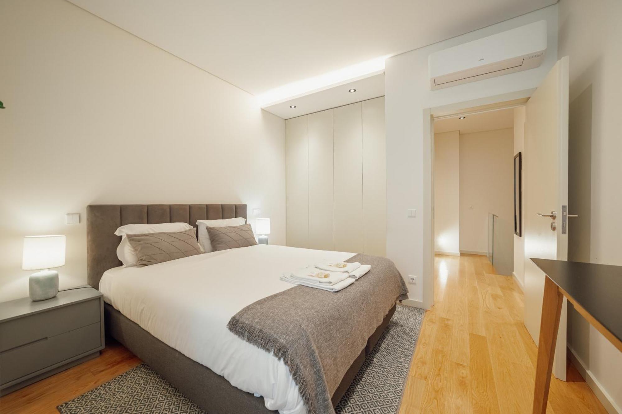 24 Agosto Amazing Triplex By Vacationy * Porto