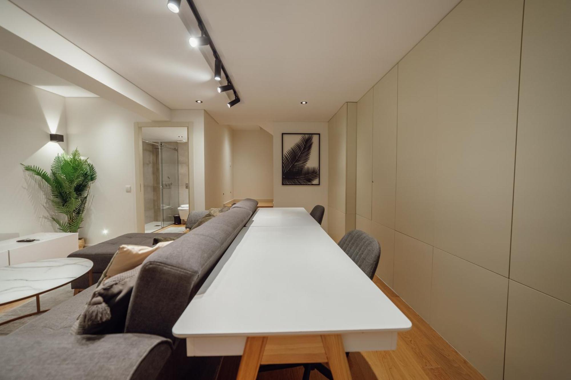 24 Agosto Amazing Triplex By Vacationy * Porto
