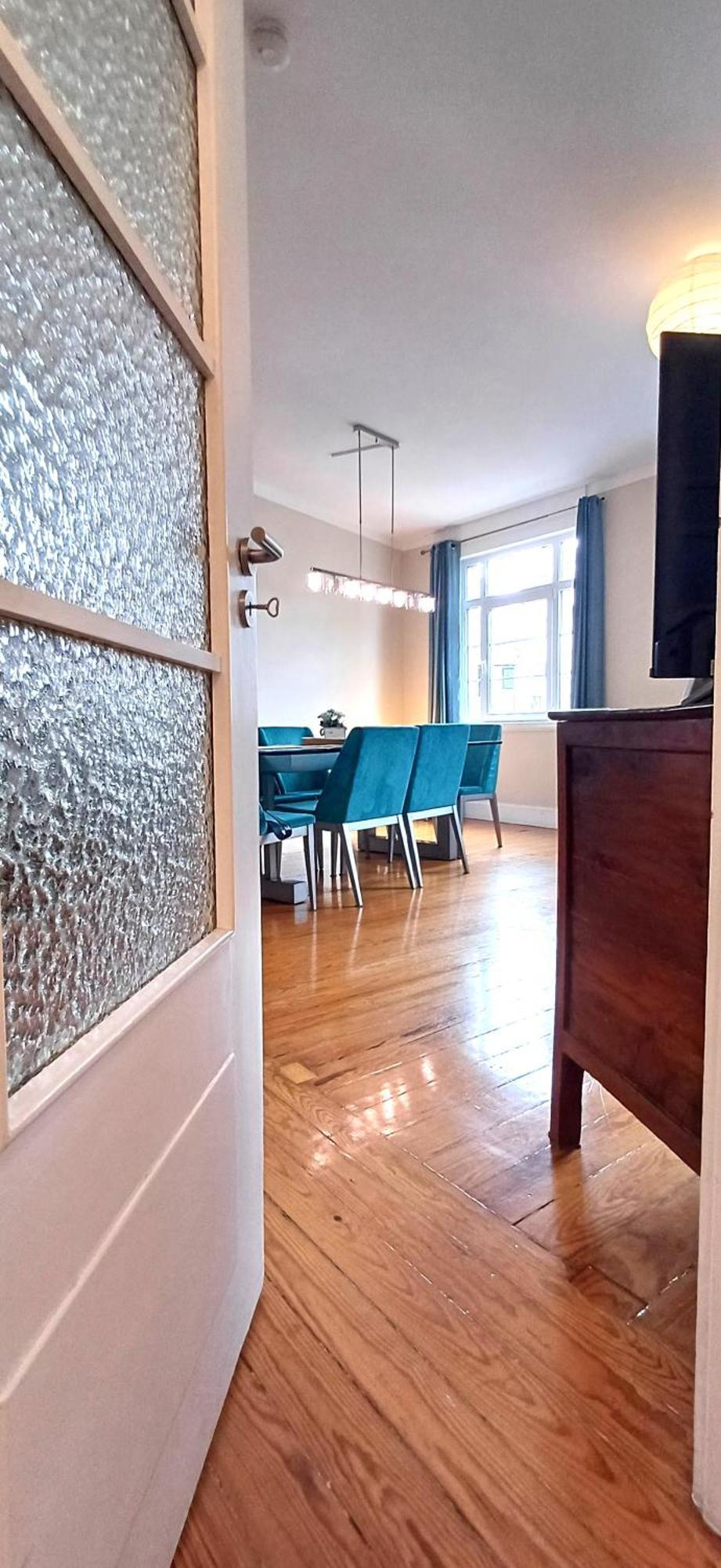 Large And Charming Downtown *