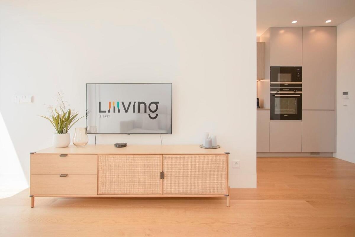 Liiiving In - Crystal Palace Apartment