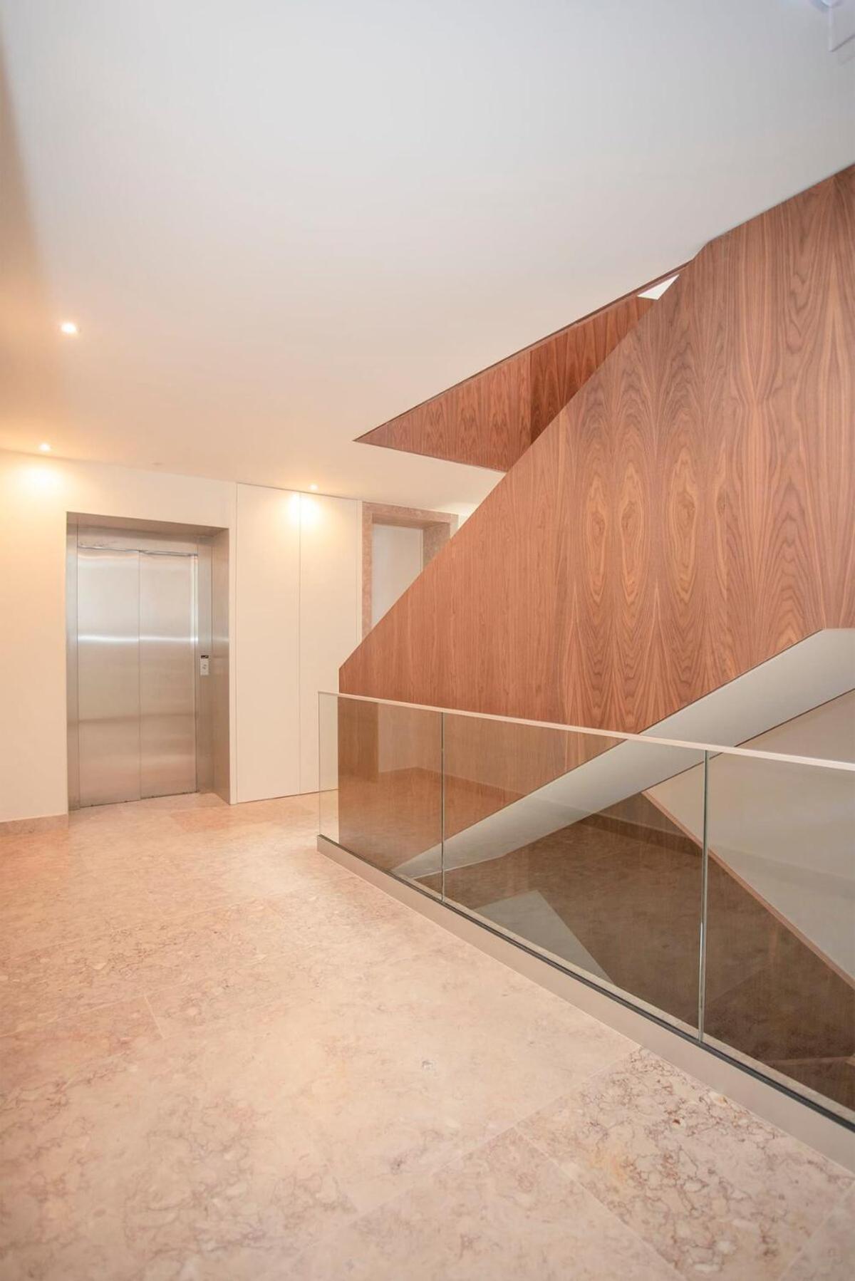 Liiiving In - Crystal Palace Apartment