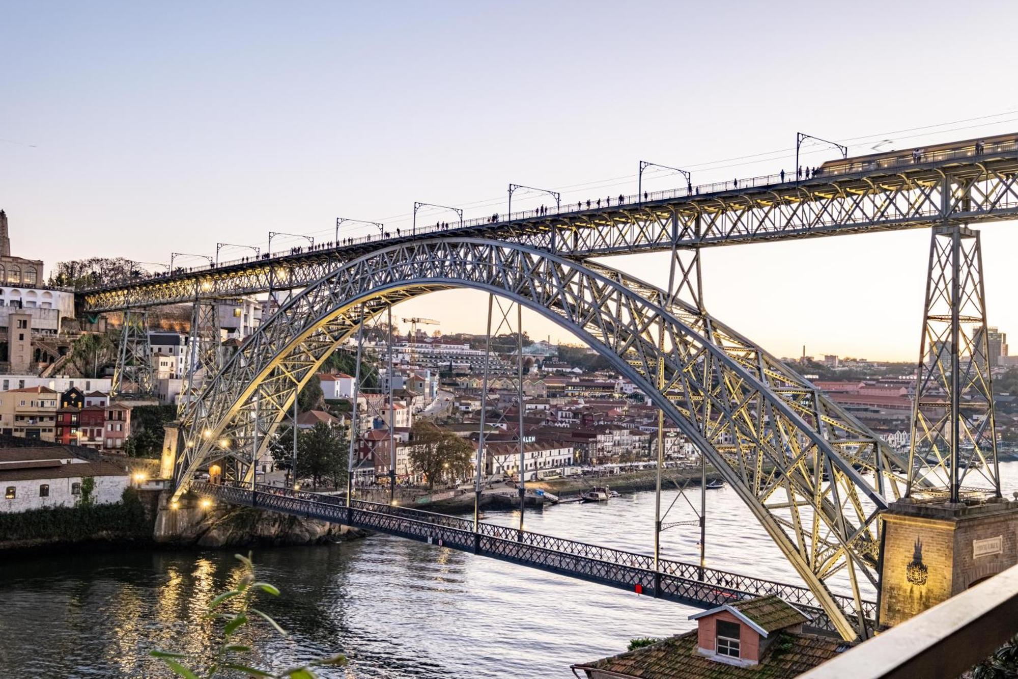 Vakantiehuis Panoramic River View Downtown With Terrace