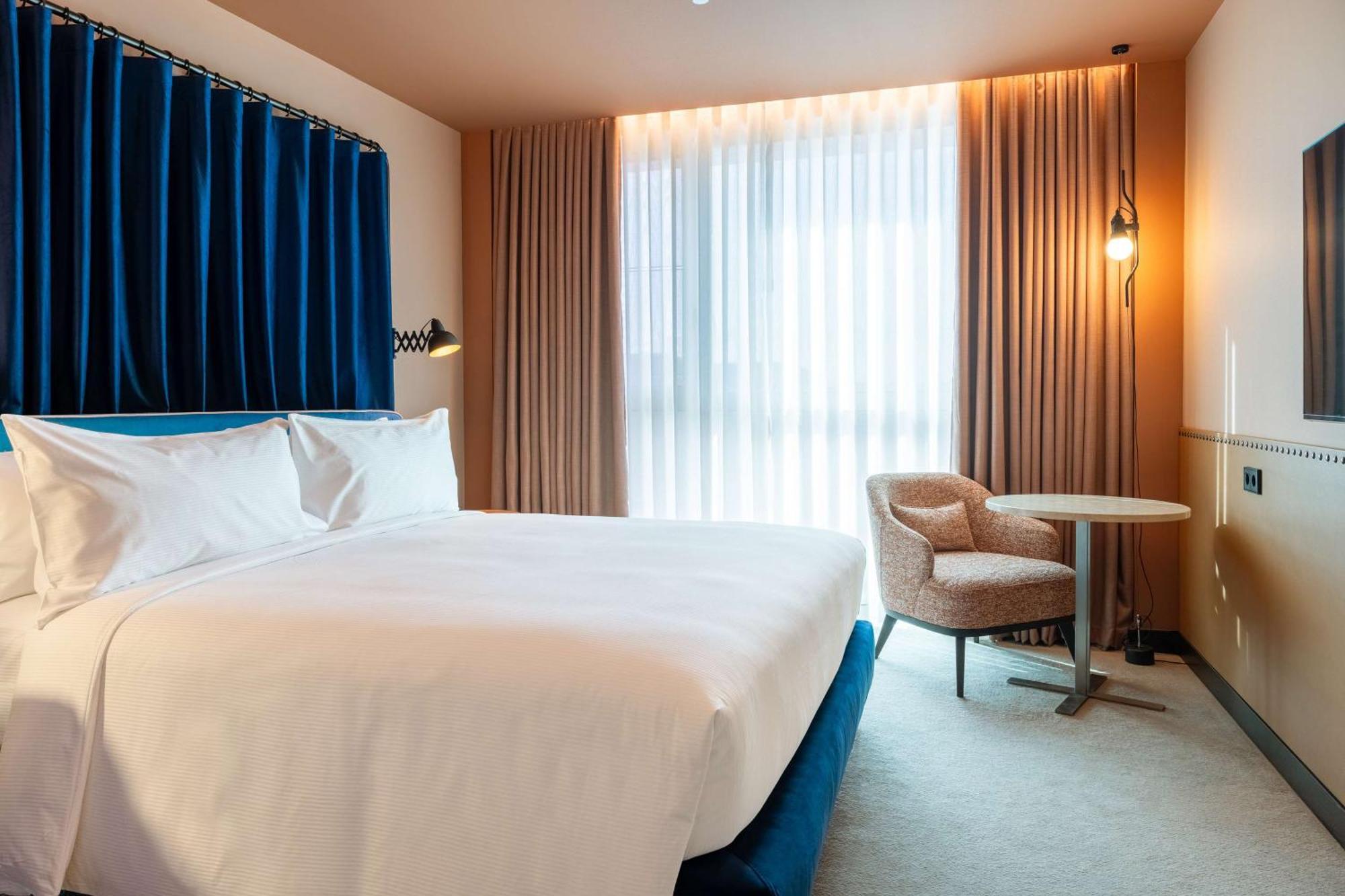 Hotel Cenica Hotel, Curio Collection By Hilton Porto