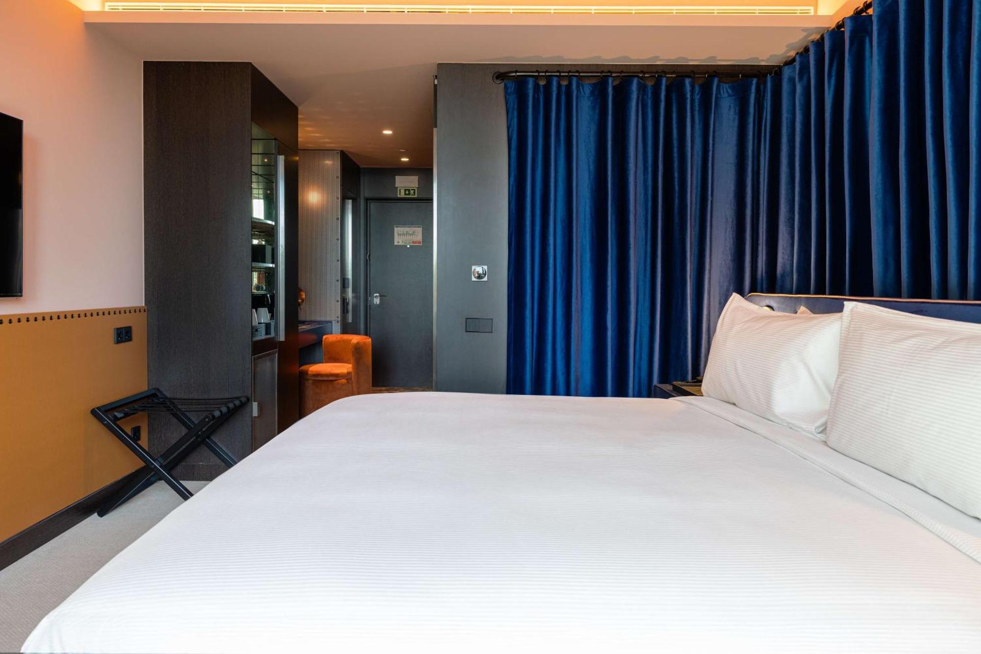 Hotel Cenica Hotel, Curio Collection By Hilton
