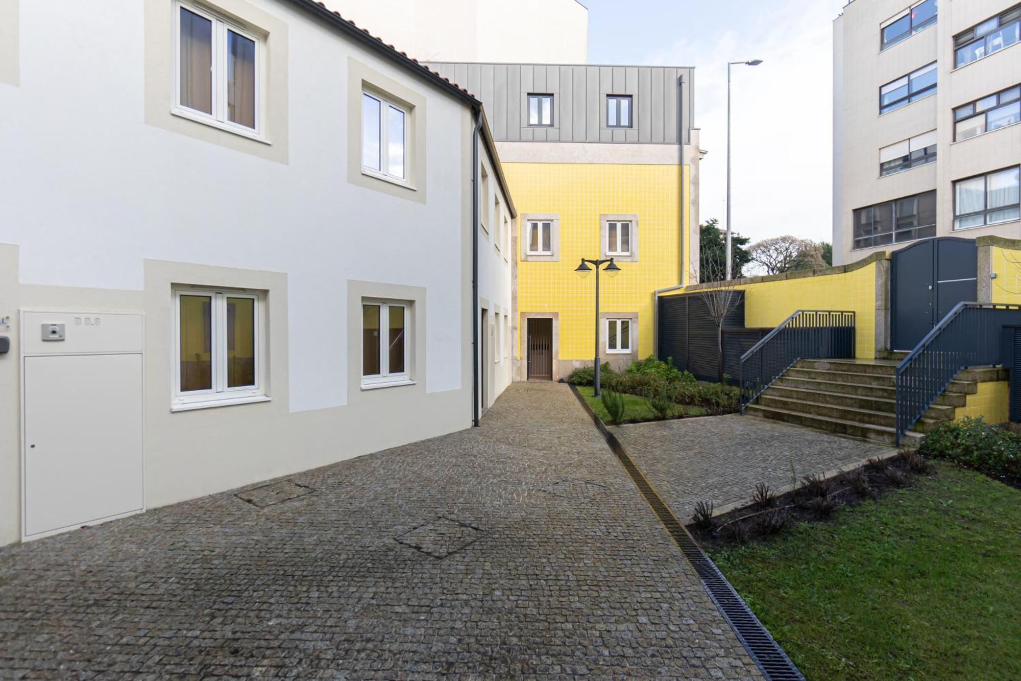 Host Wise - Urban Comfort House * Porto