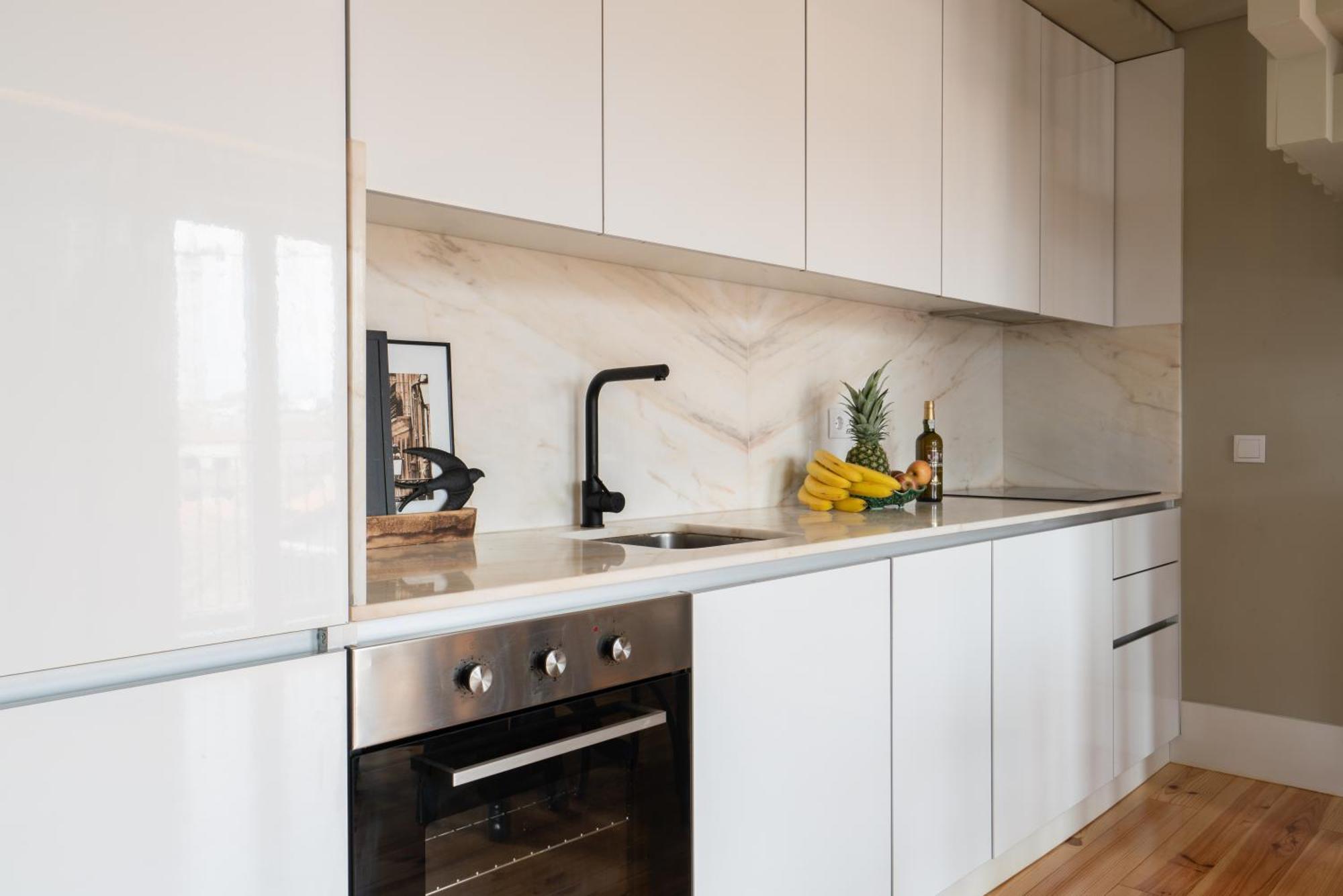 Host Wise - Modern Design Duplex W Balcony Apartment Porto