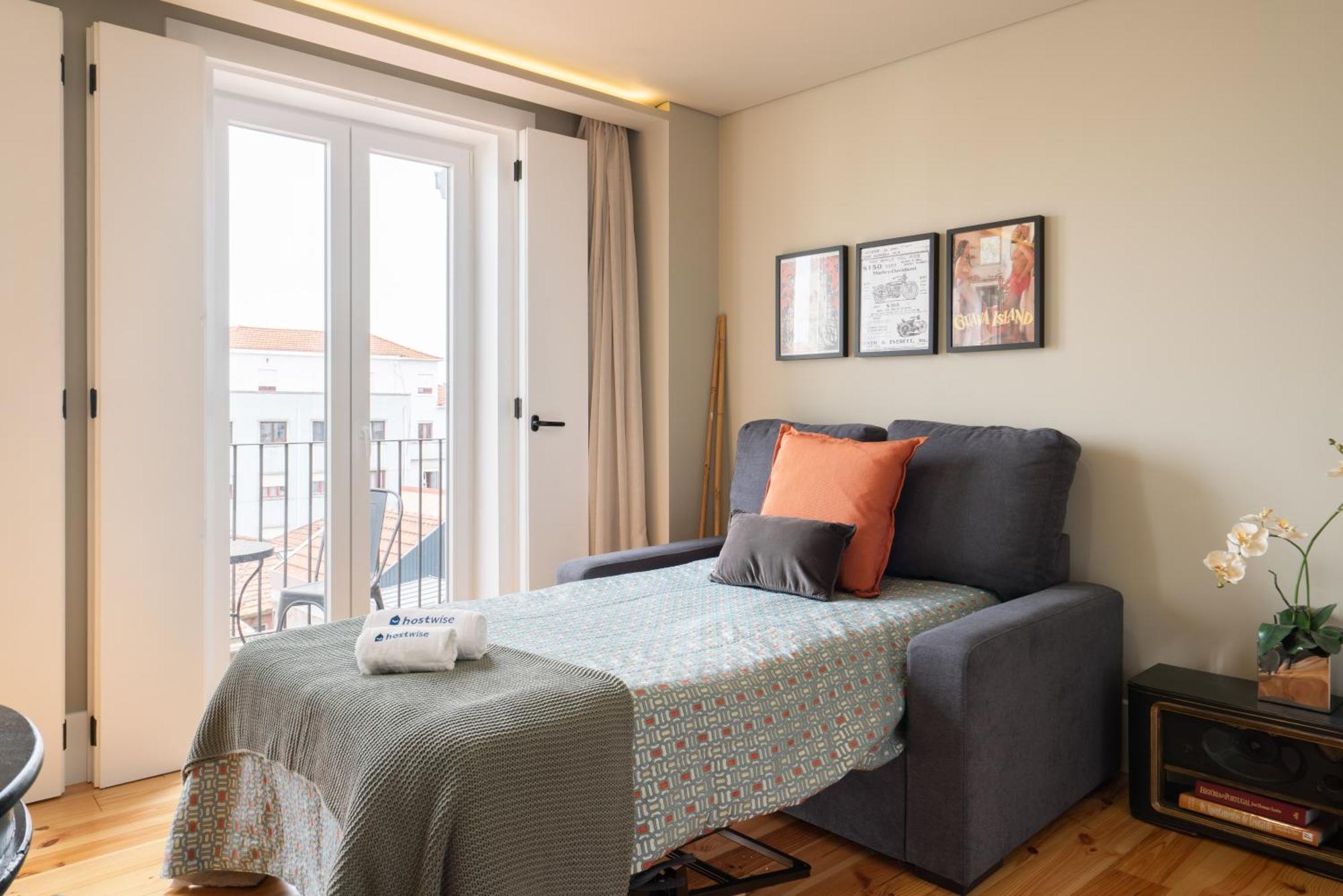 Host Wise - Modern Design Duplex W Balcony *