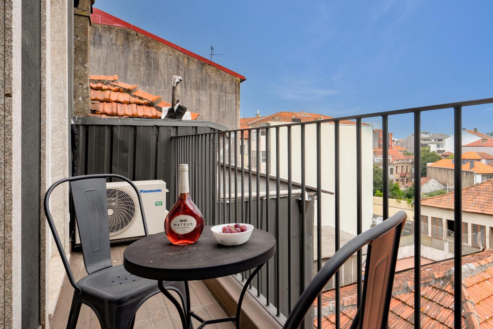 Host Wise - Modern Design Duplex W Balcony
