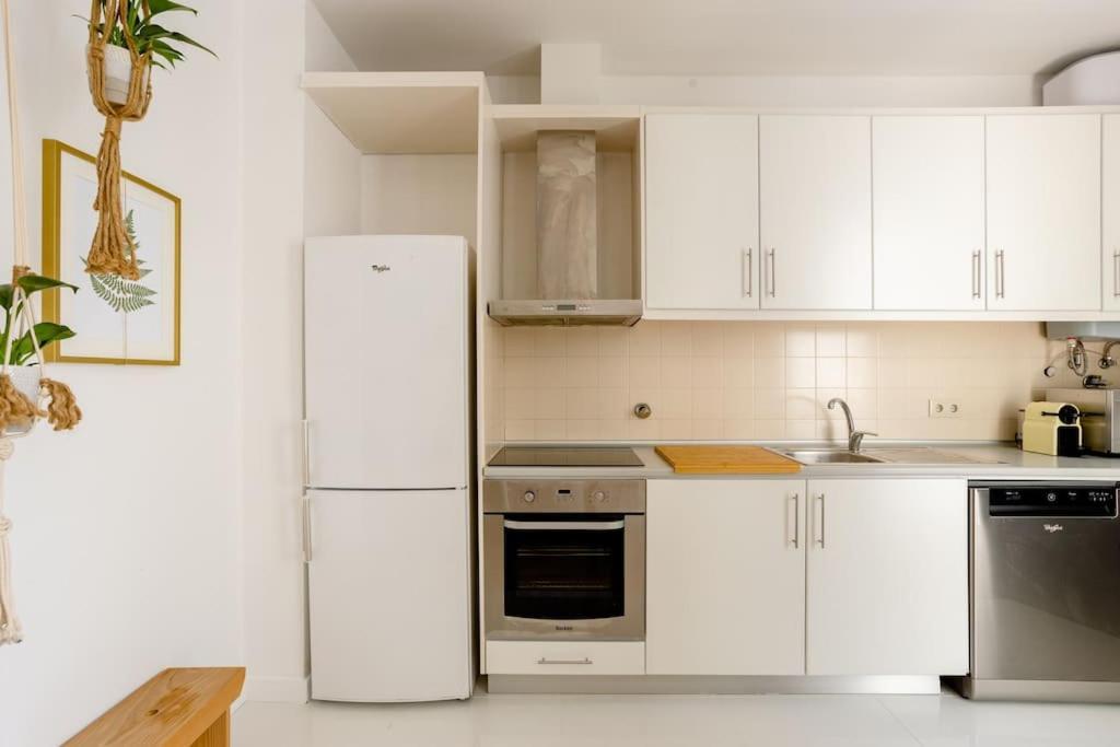 Sunny Priorado Vintage With Balcony Apartment Porto