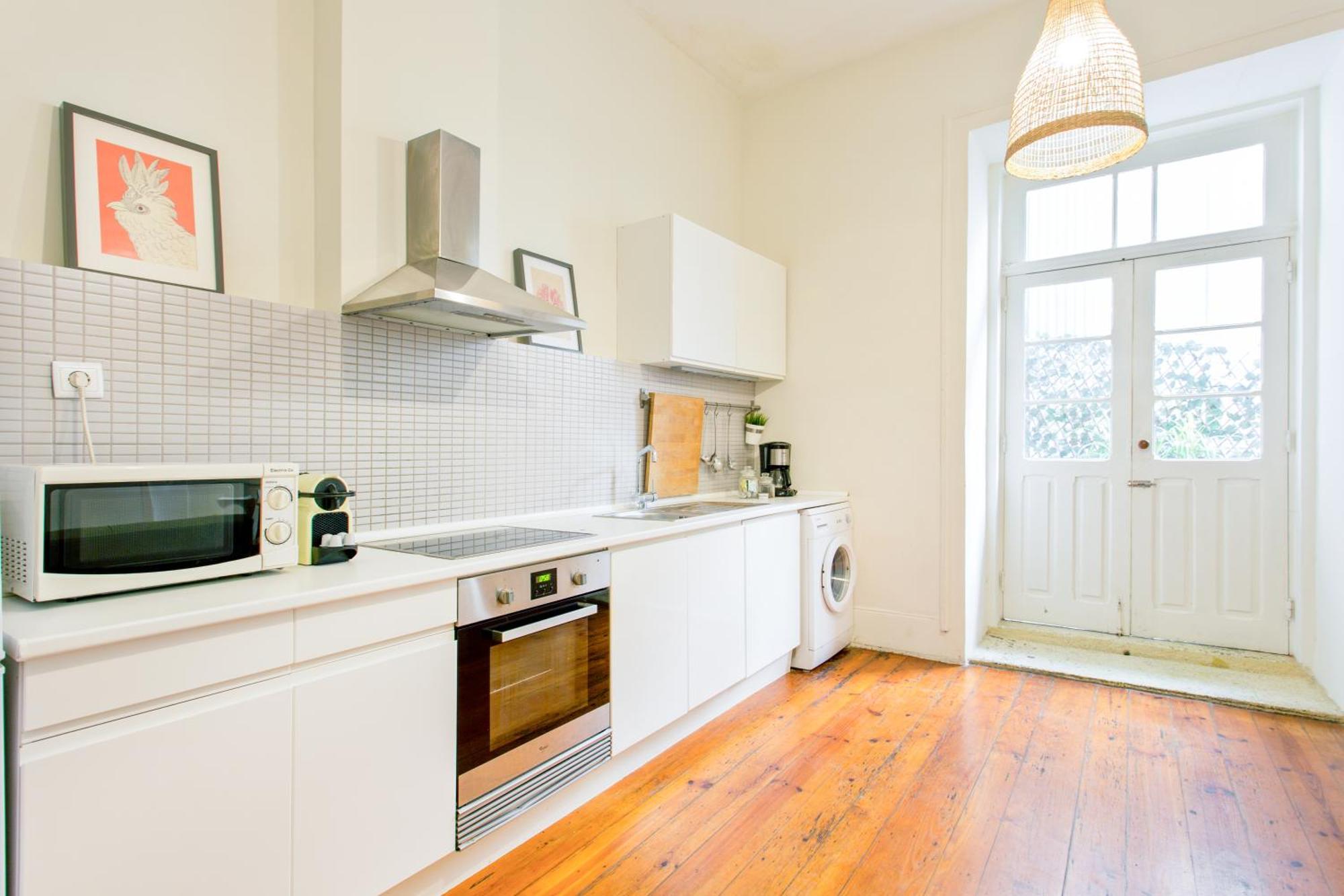 Charming Historic 31 Janeiro Street Porto