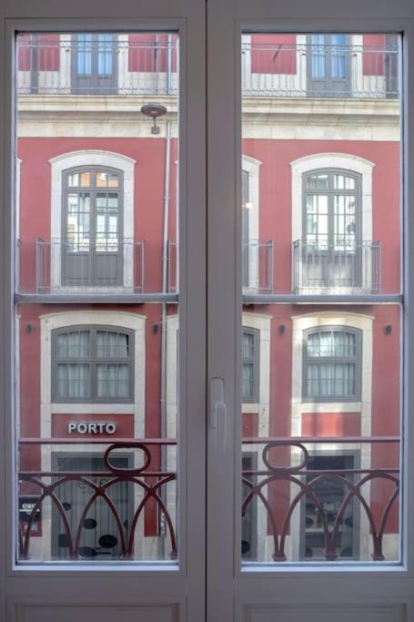Almada Music Apartment *
