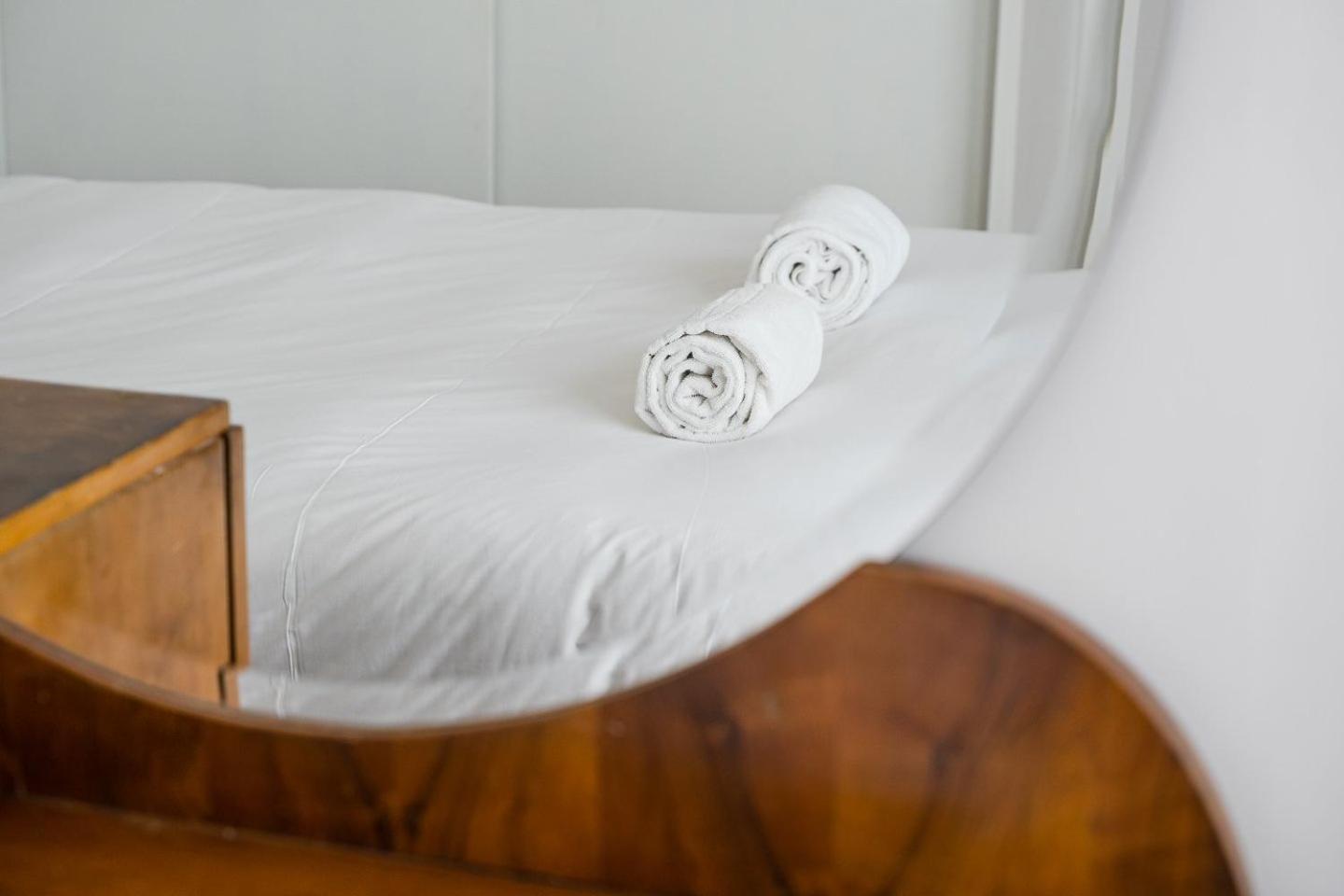 Guestready - Balcony Over Free Parking *