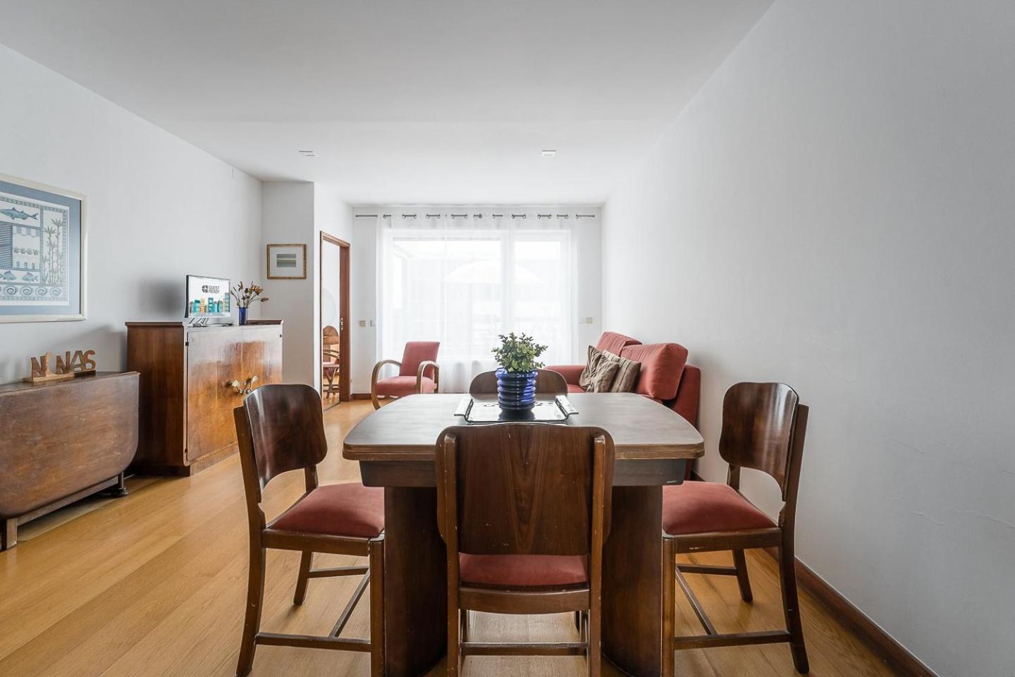 Guestready - Balcony Over Free Parking * Porto