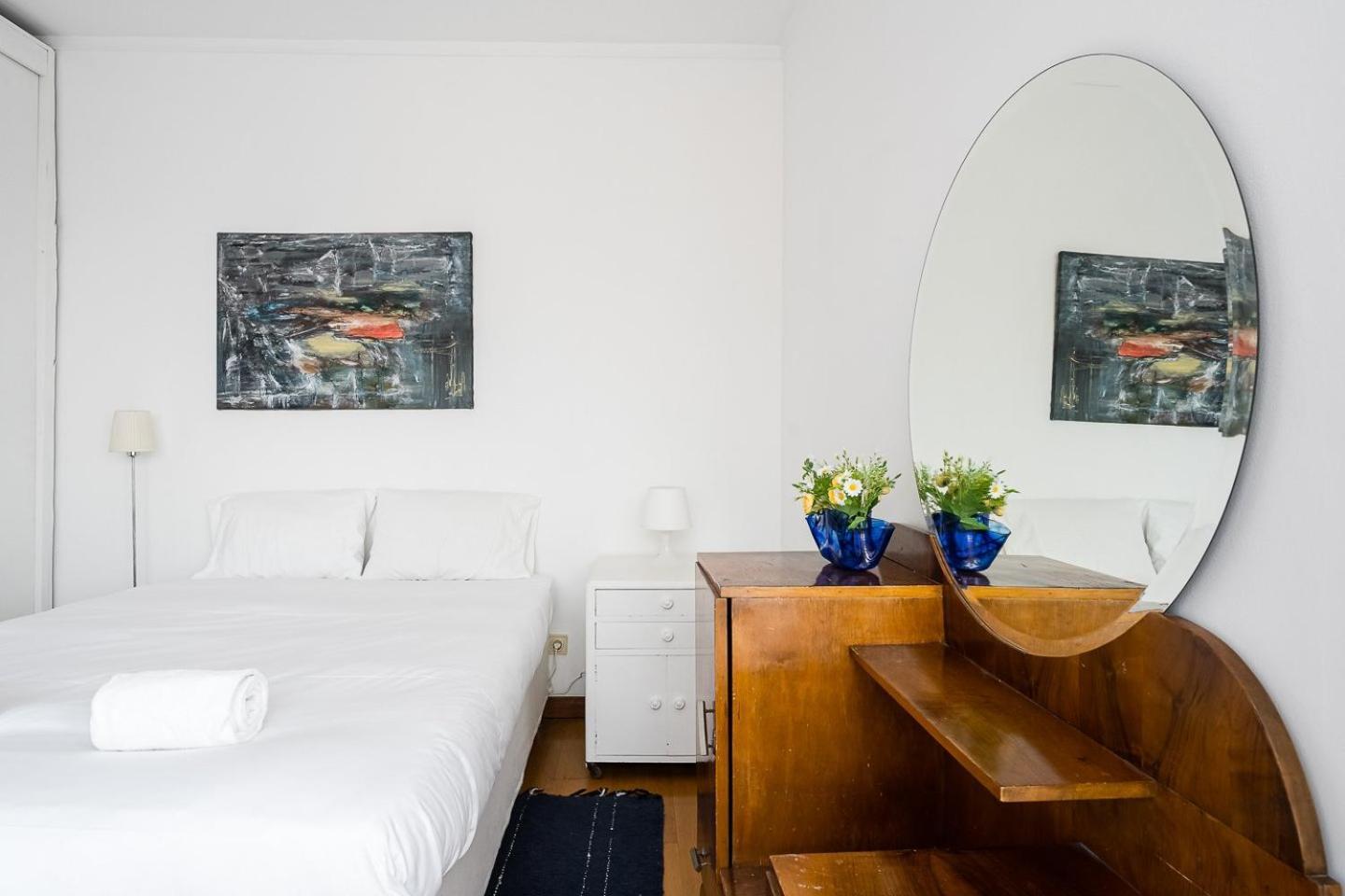 Guestready - Balcony Over Free Parking Apartment