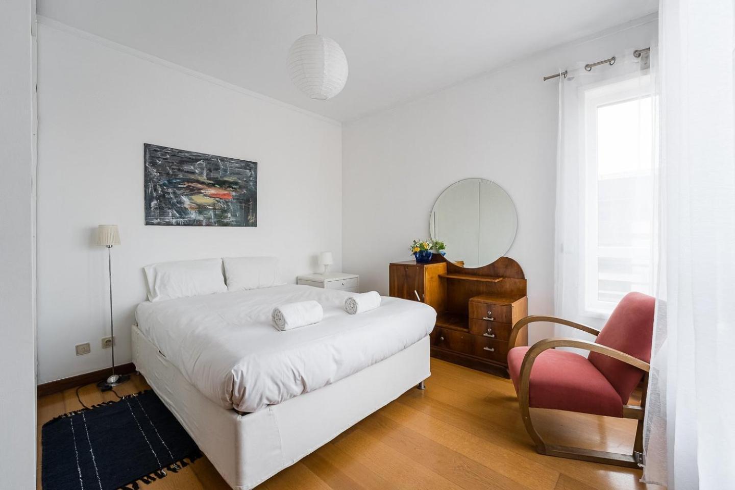 Guestready - Balcony Over Free Parking * Porto