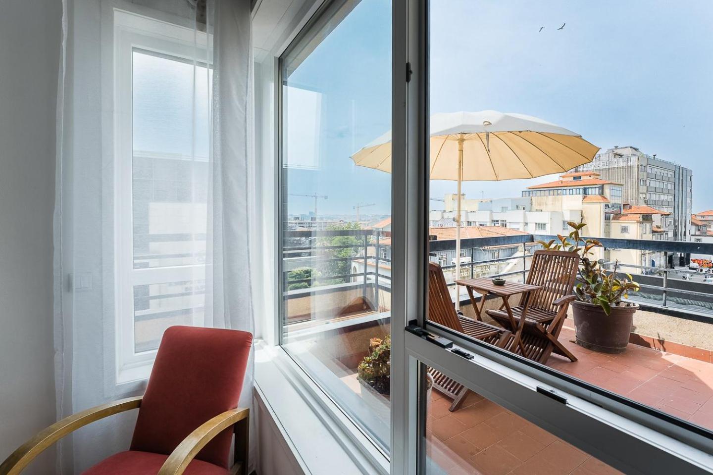 Guestready - Balcony Over Free Parking *