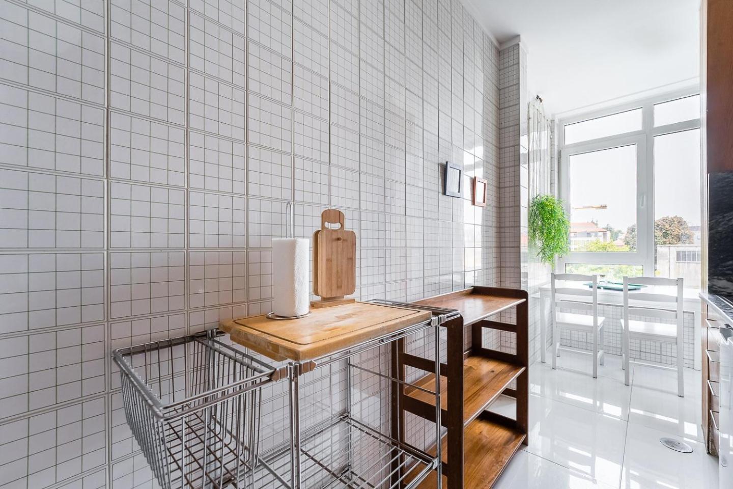 Guestready - Balcony Over Free Parking Apartment *