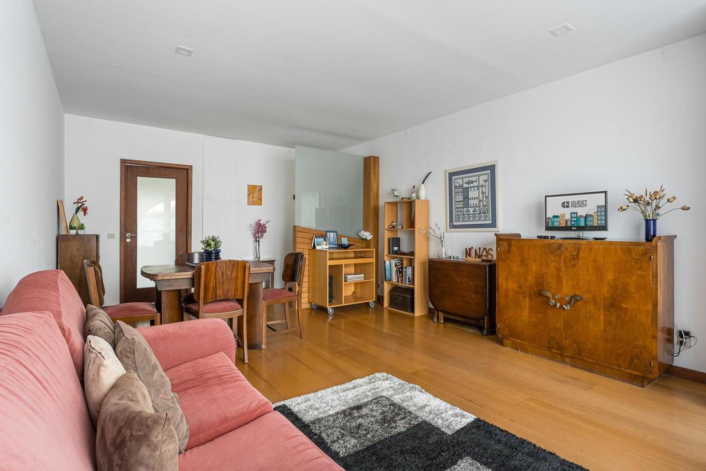 Guestready - Balcony Over Free Parking Apartment