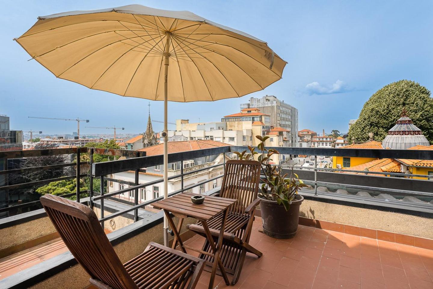 Guestready - Balcony Over Free Parking Porto