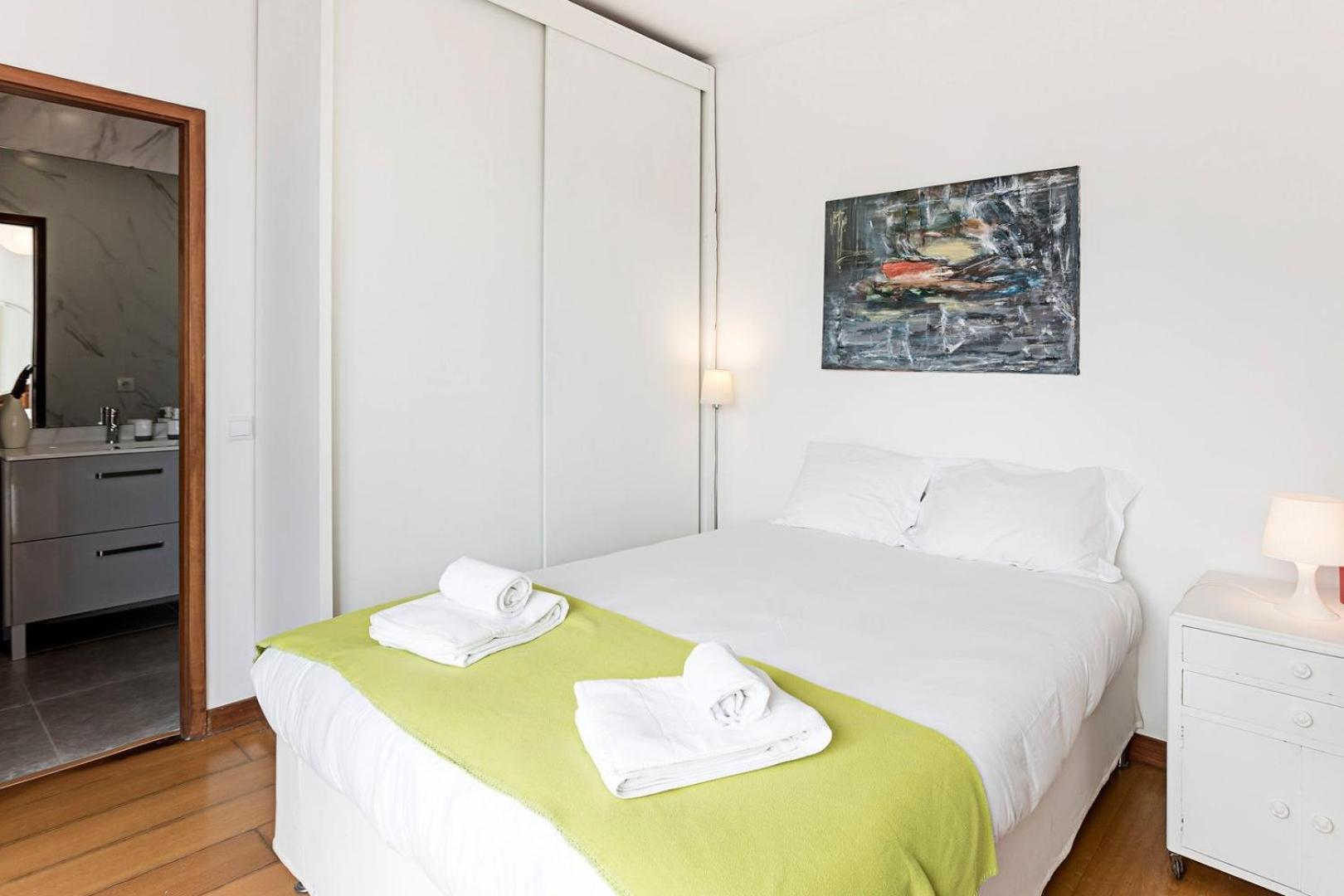 Guestready - Balcony Over Free Parking *