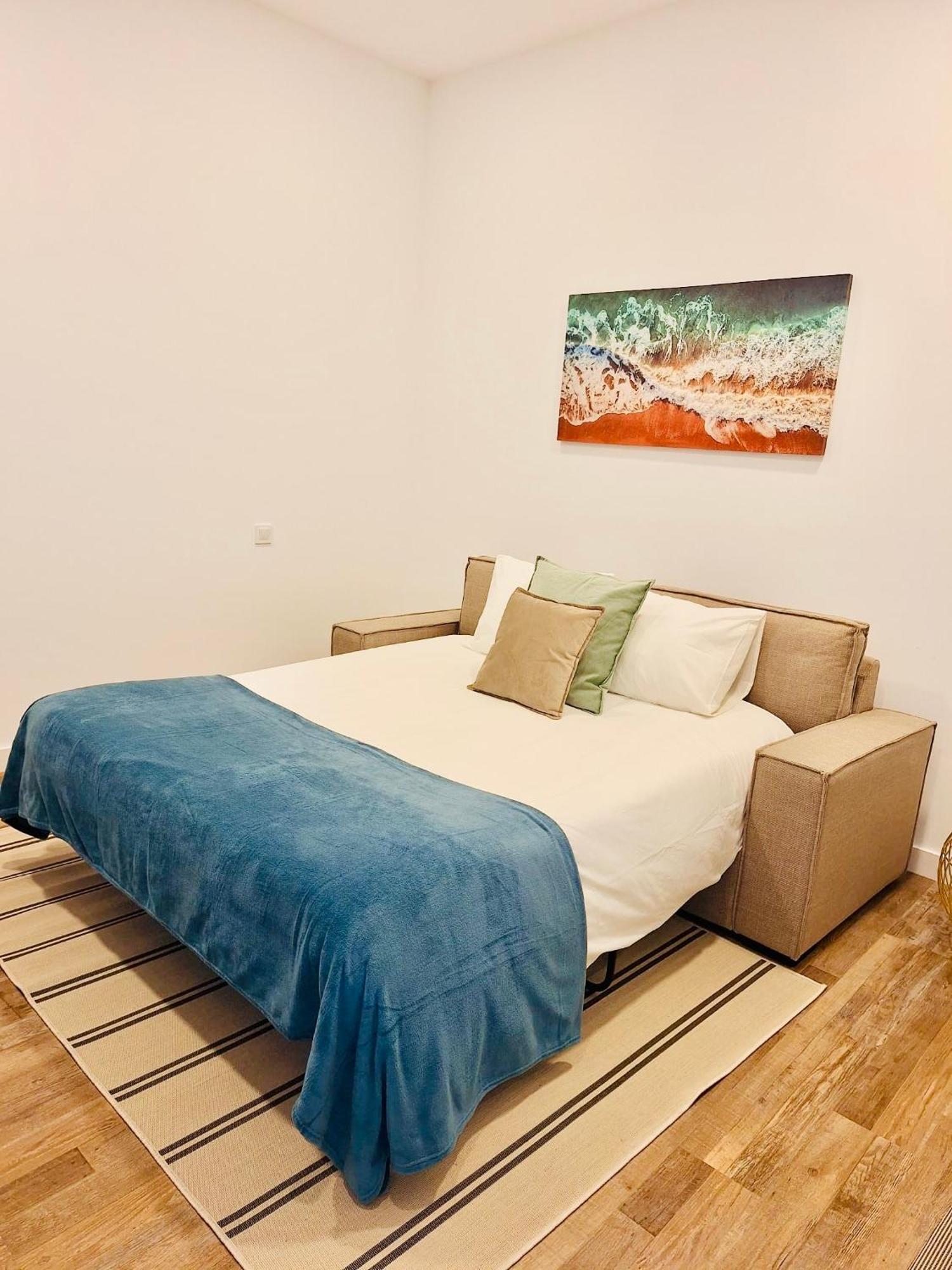 Bright With Garden Apartment