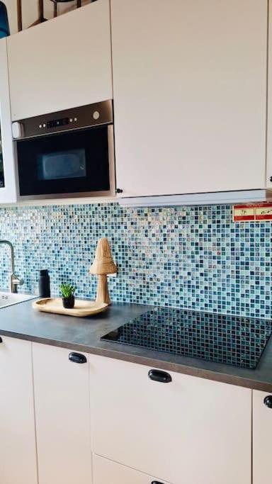 Charming 2br W Terrace & Garden Apartment *