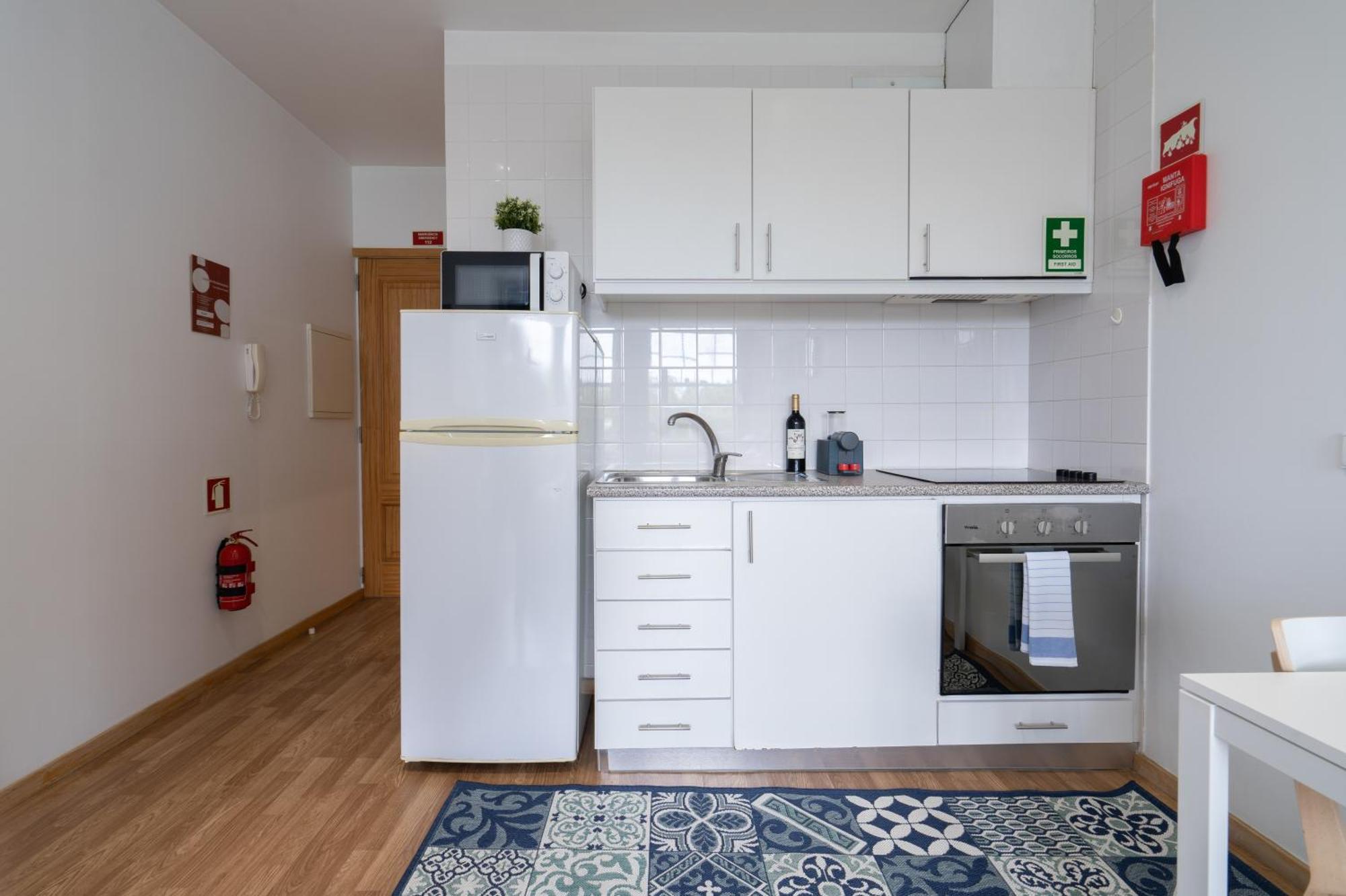 Host Wise - Enchanting Unique Flat - Ace Location * Porto