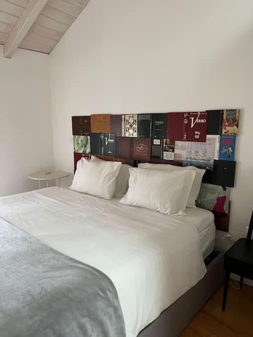Apartment Get Bindings And Books On Duplex *