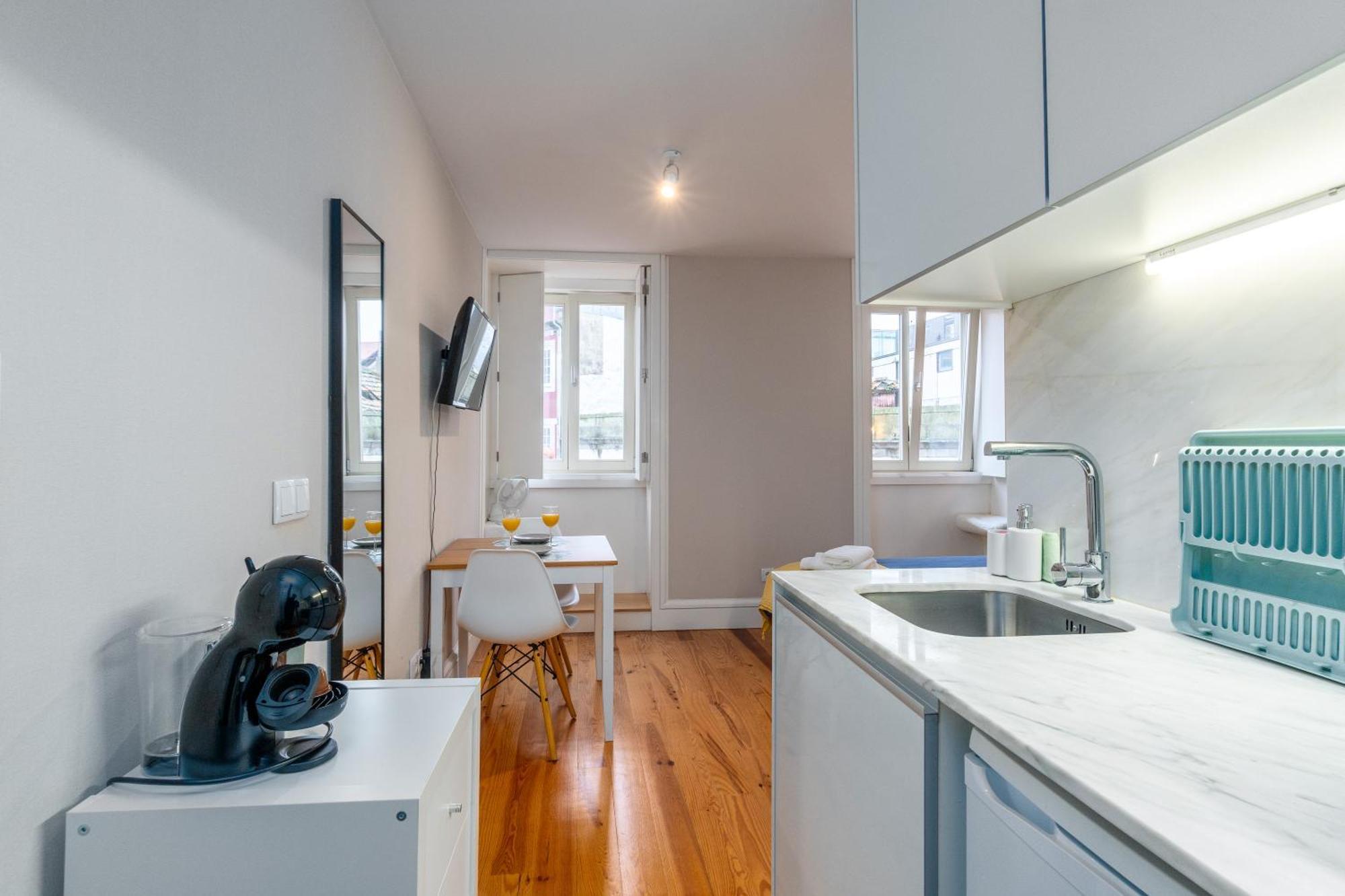 Apartment A Window To - In The Heart Of The City