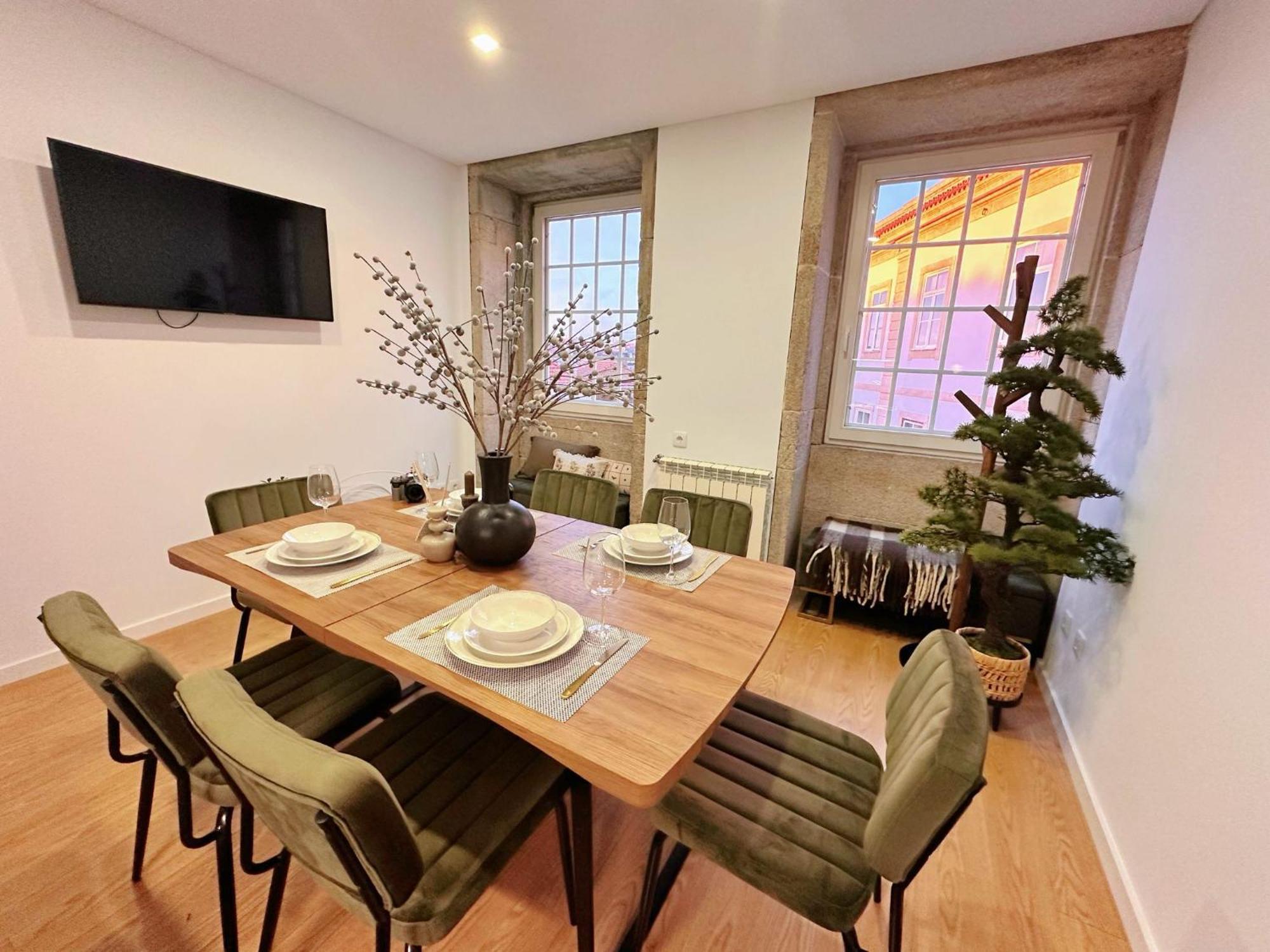 Apartment Downtown Premiu In Center Of 3br With Ac