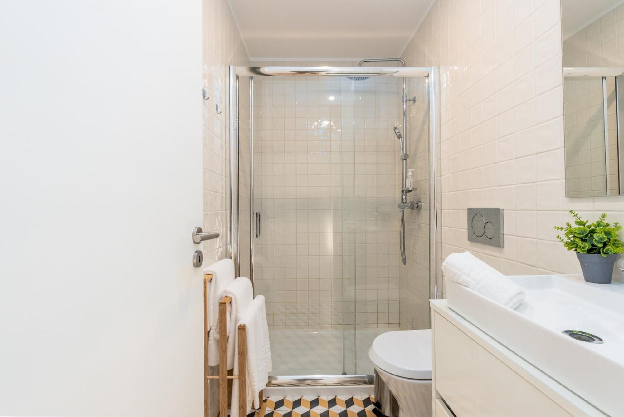 A Window To - Premium At Clerigos Tower Apartment *