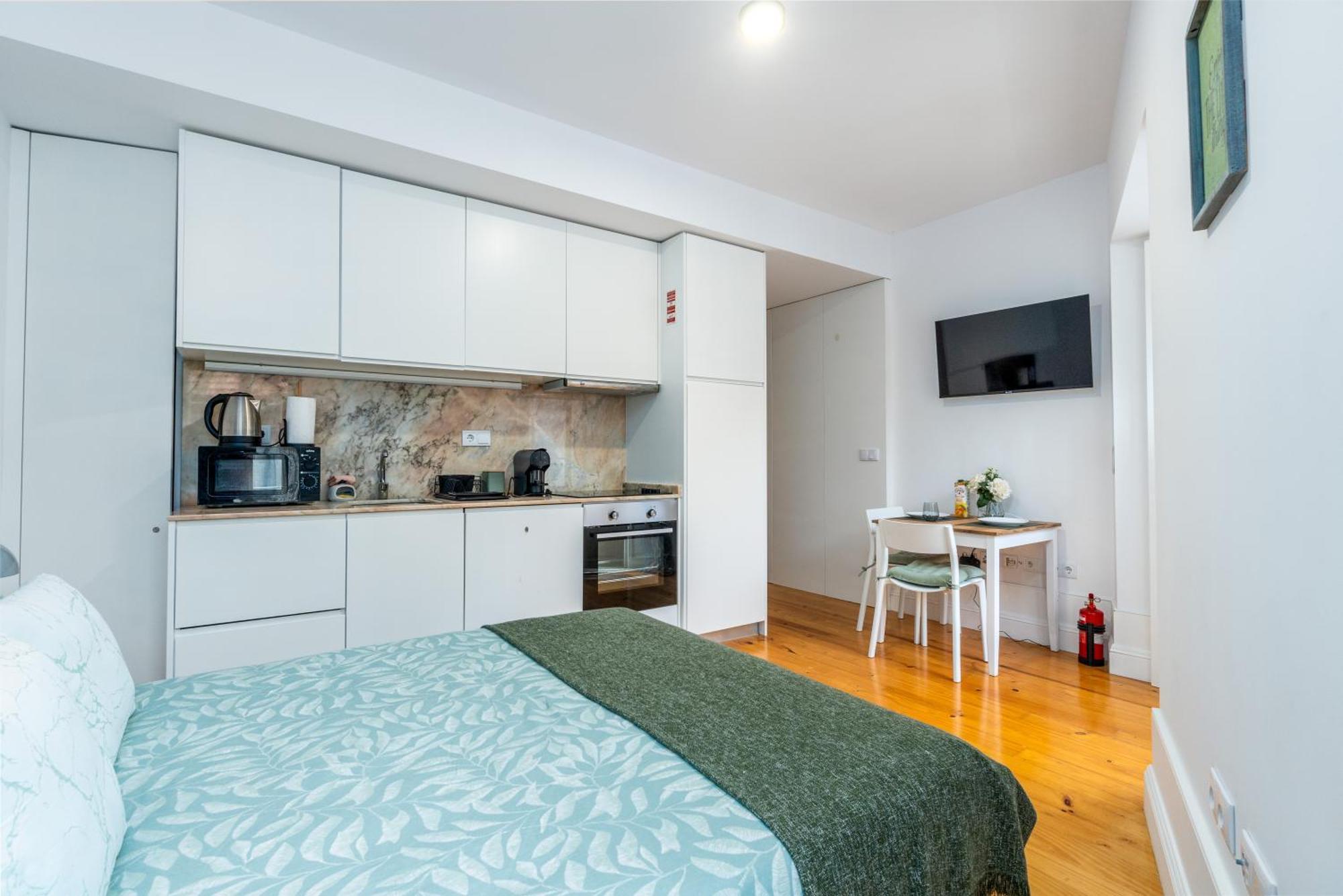 A Window To - Premium At Clerigos Tower Apartment Porto