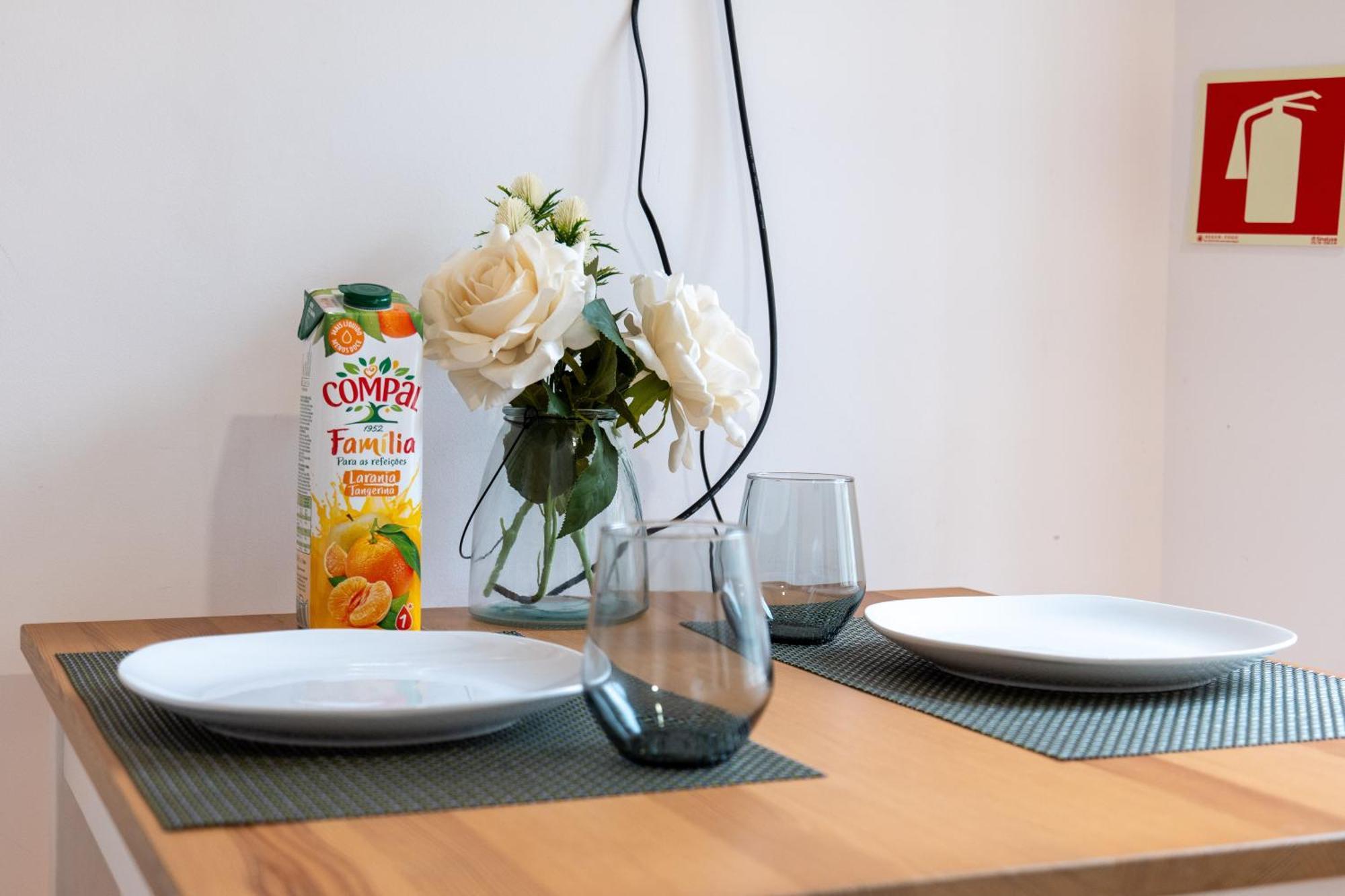 A Window To - Premium At Clerigos Tower Apartment
