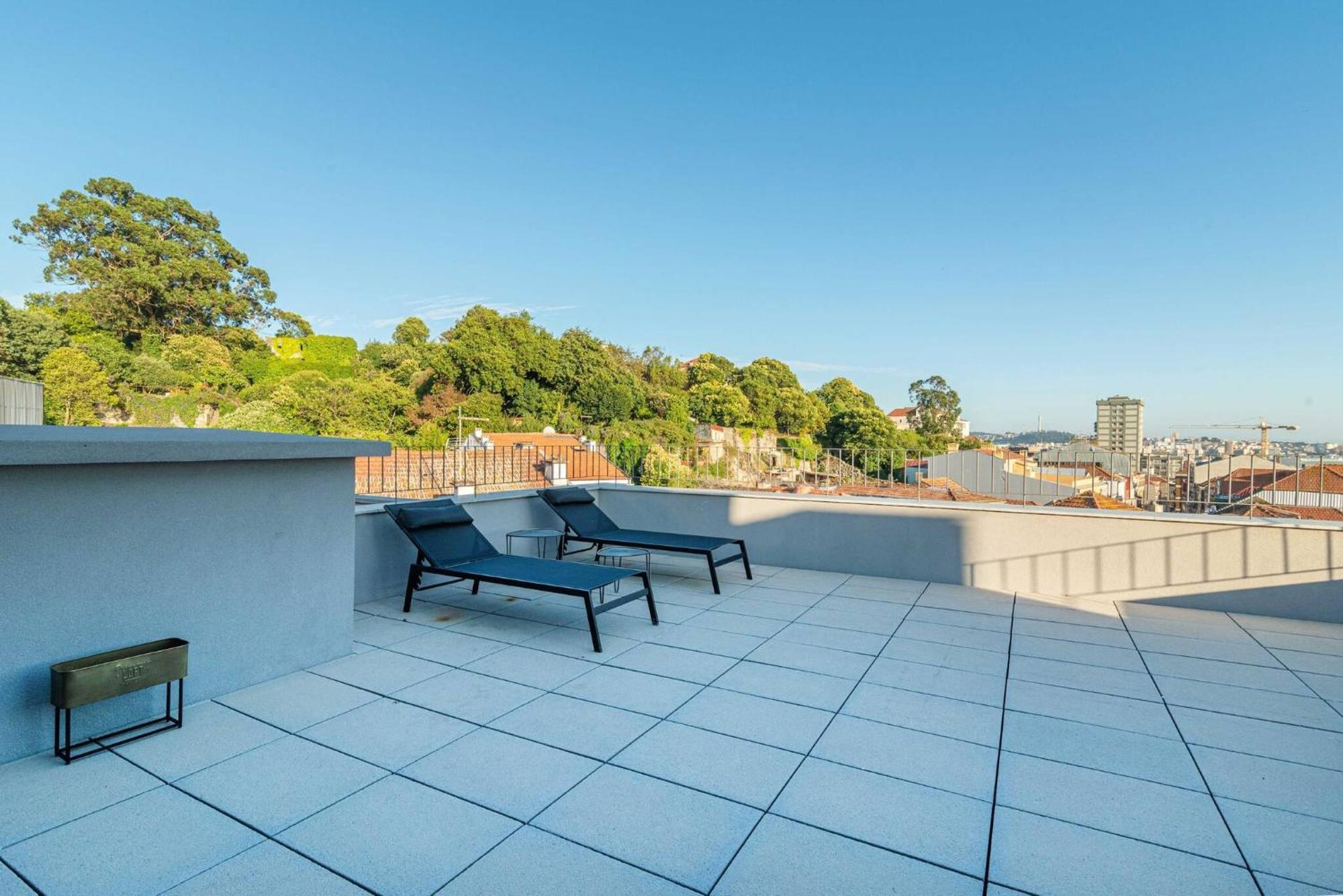 Large Terrace In Paraiso Iii Apartment