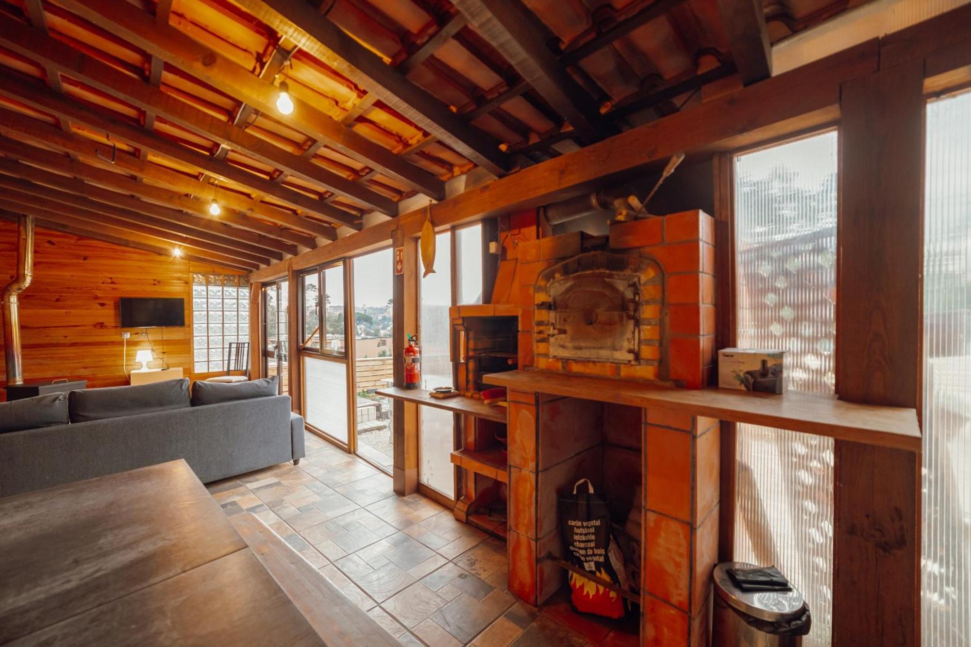 Window Terrace & Jacuzzi House By Vacationy * Porto