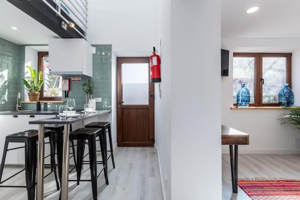 Apartment Chic Loft With Garden, Sleeps 4 *