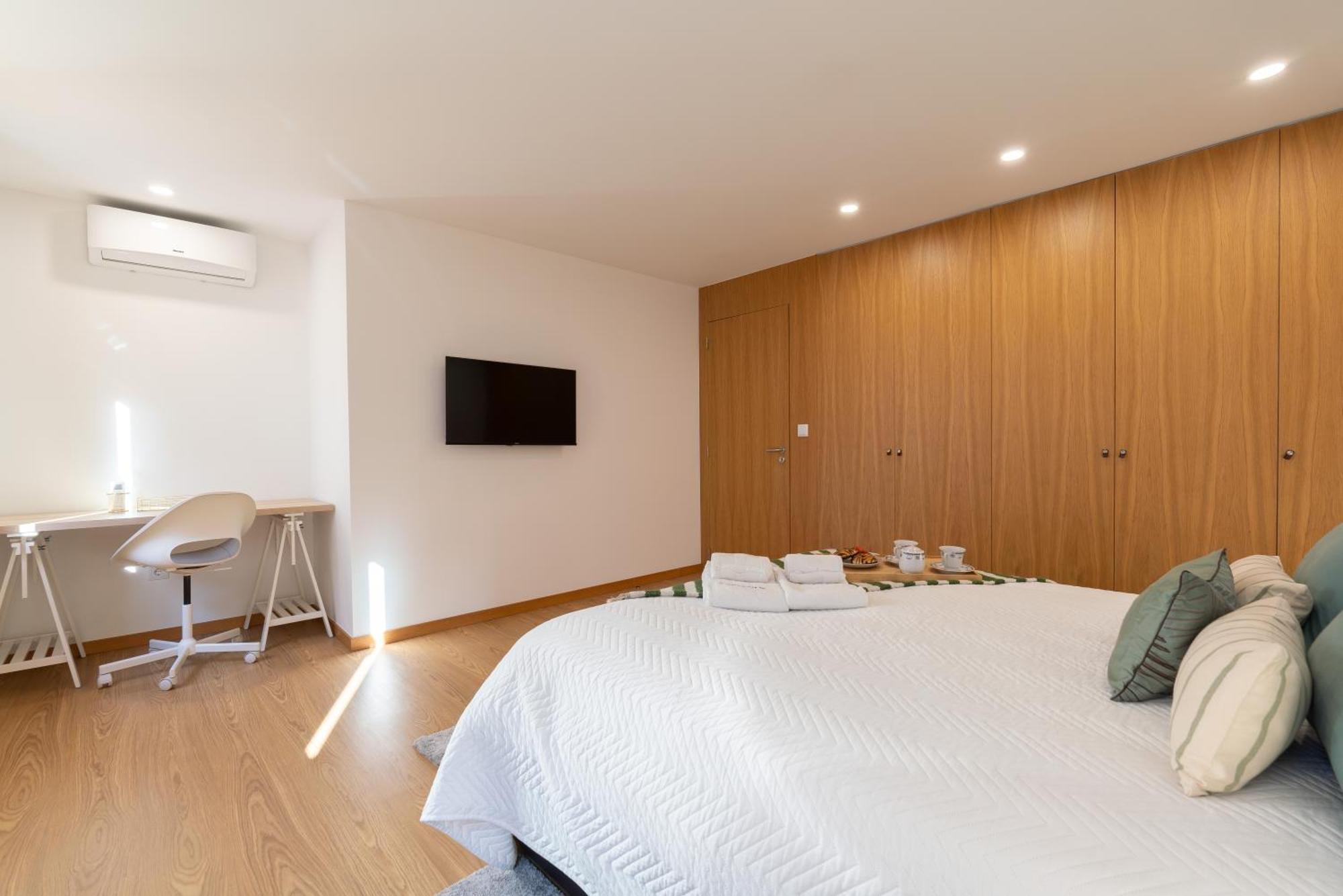 Host Wise - Elegant In The Heart Of Holiday home