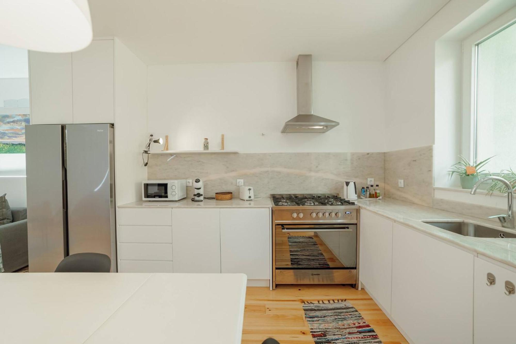 Modern By Hosty