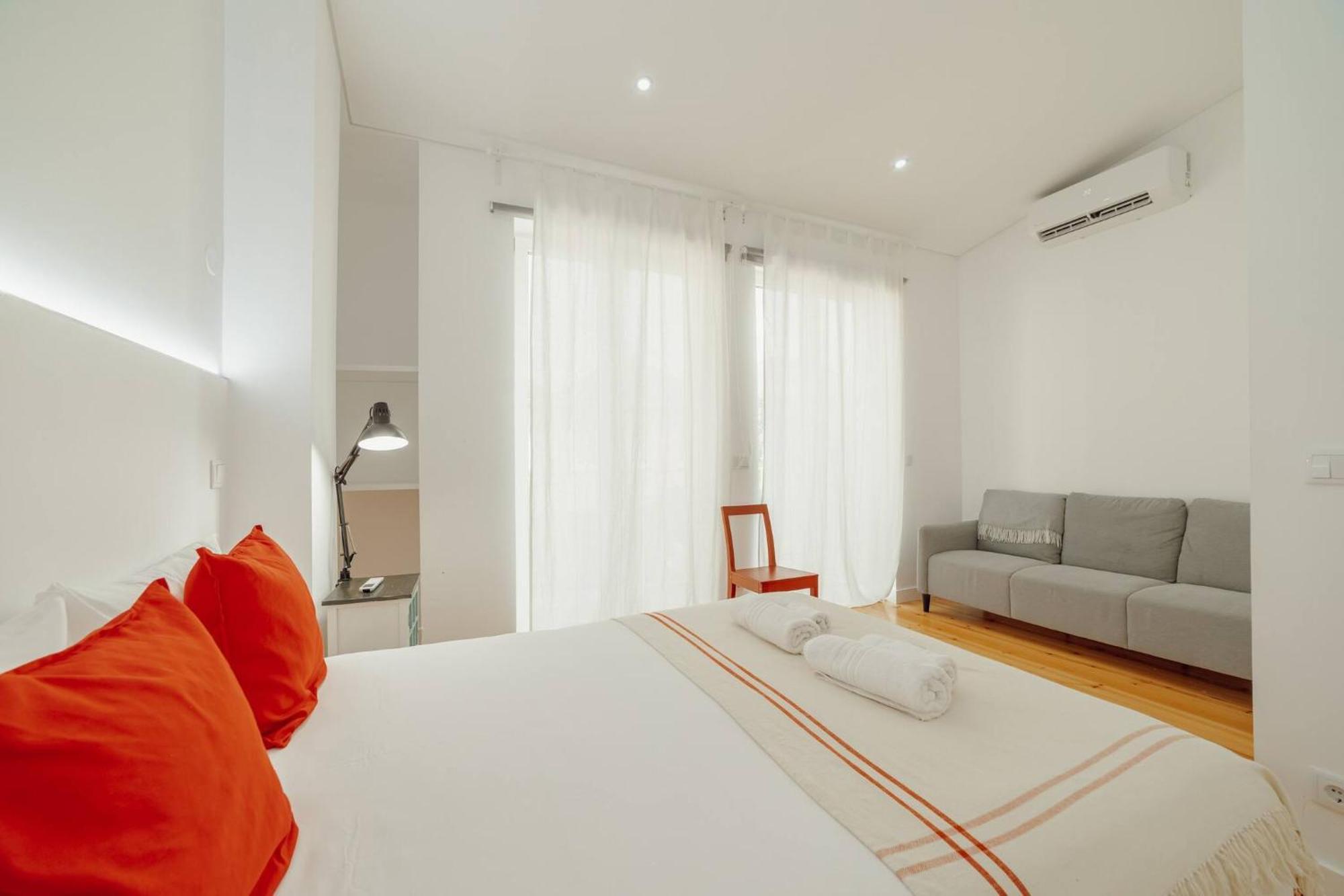 Modern By Hosty
