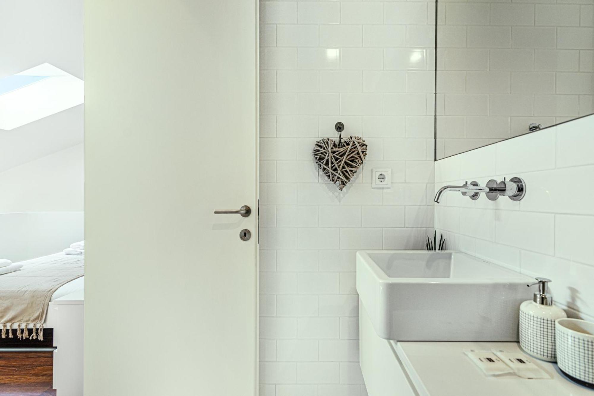 Bombarda 250 By Lovelystay Apartment Porto