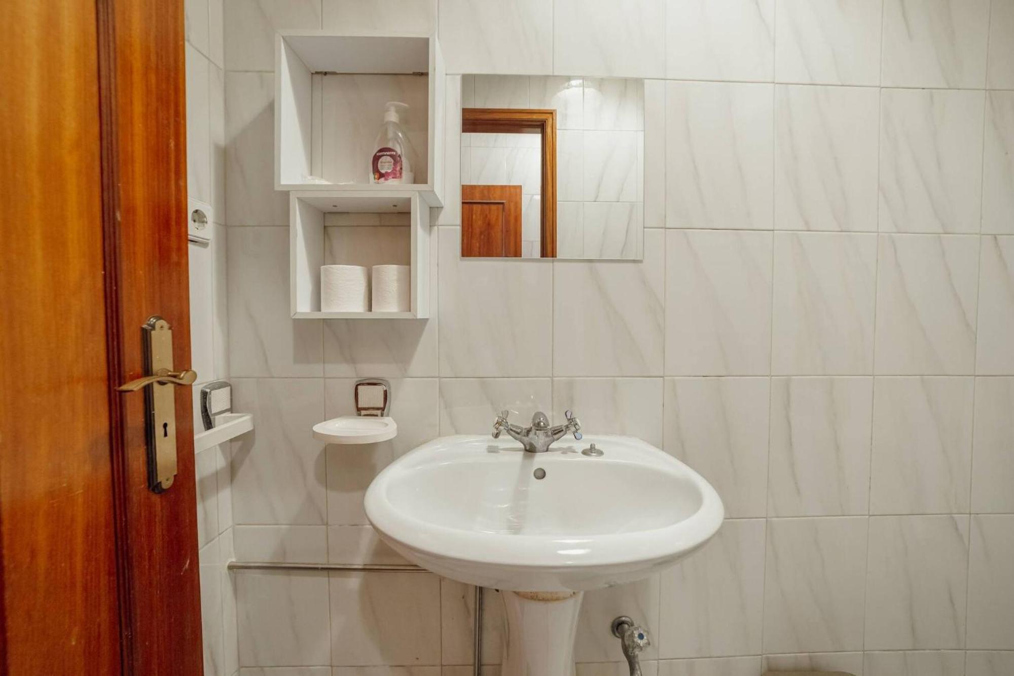 Apartment City Center Studio By Hosty