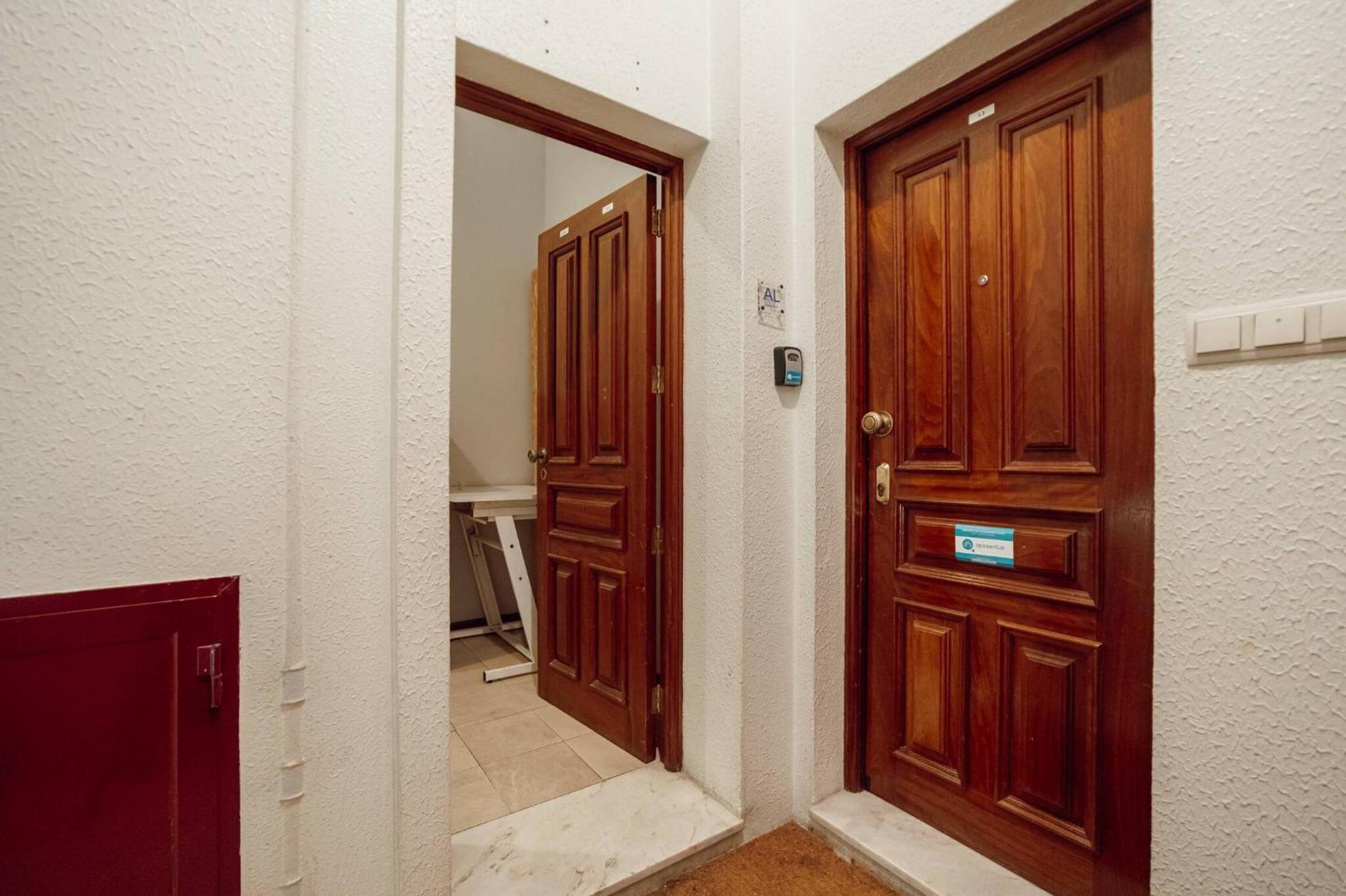 City Center Studio By Hosty Apartment