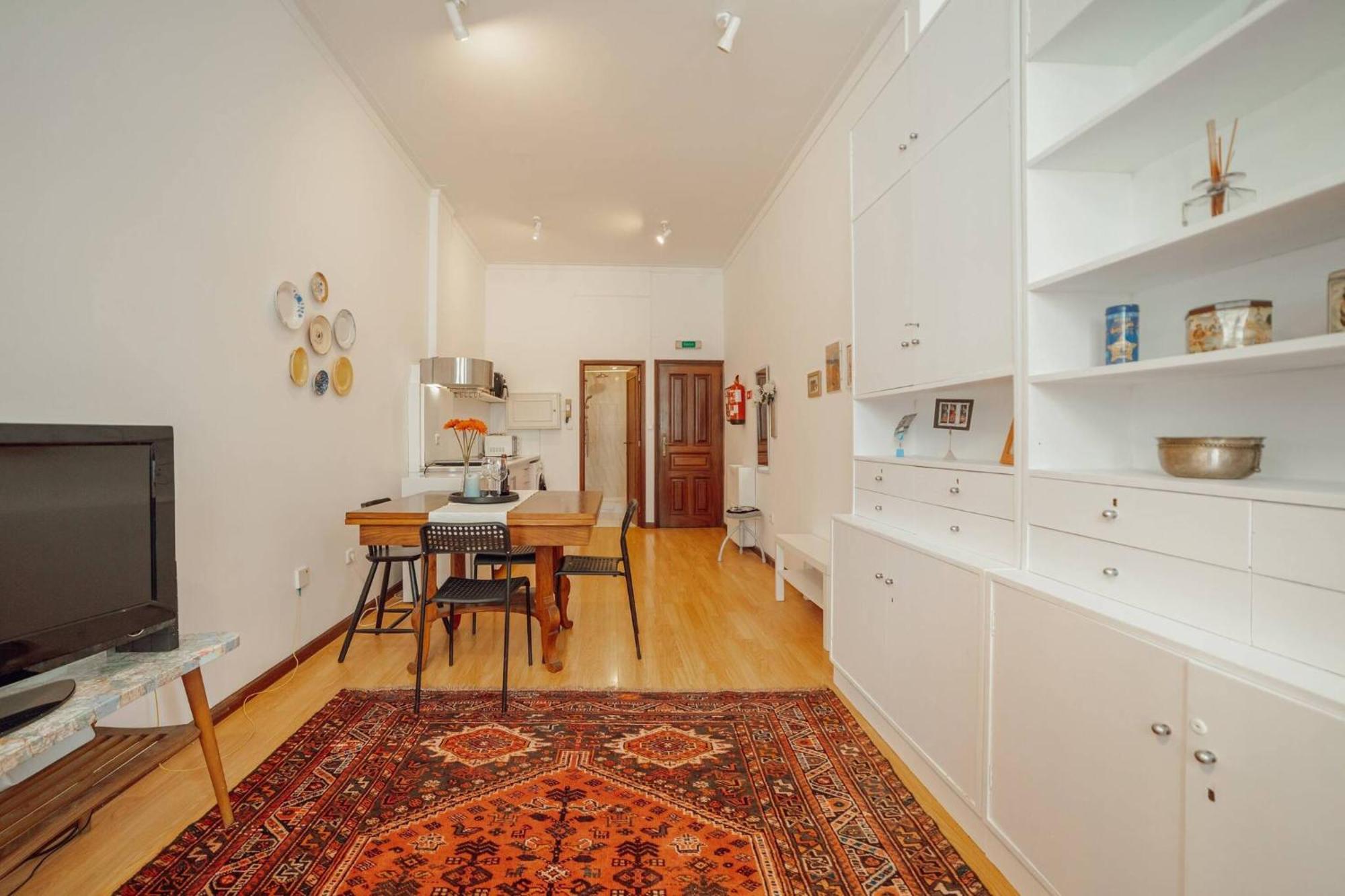 City Center Studio By Hosty *