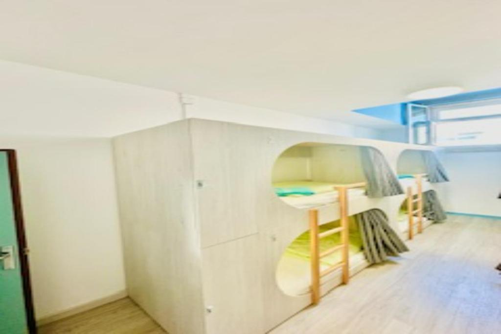 Fantasy Hostel *