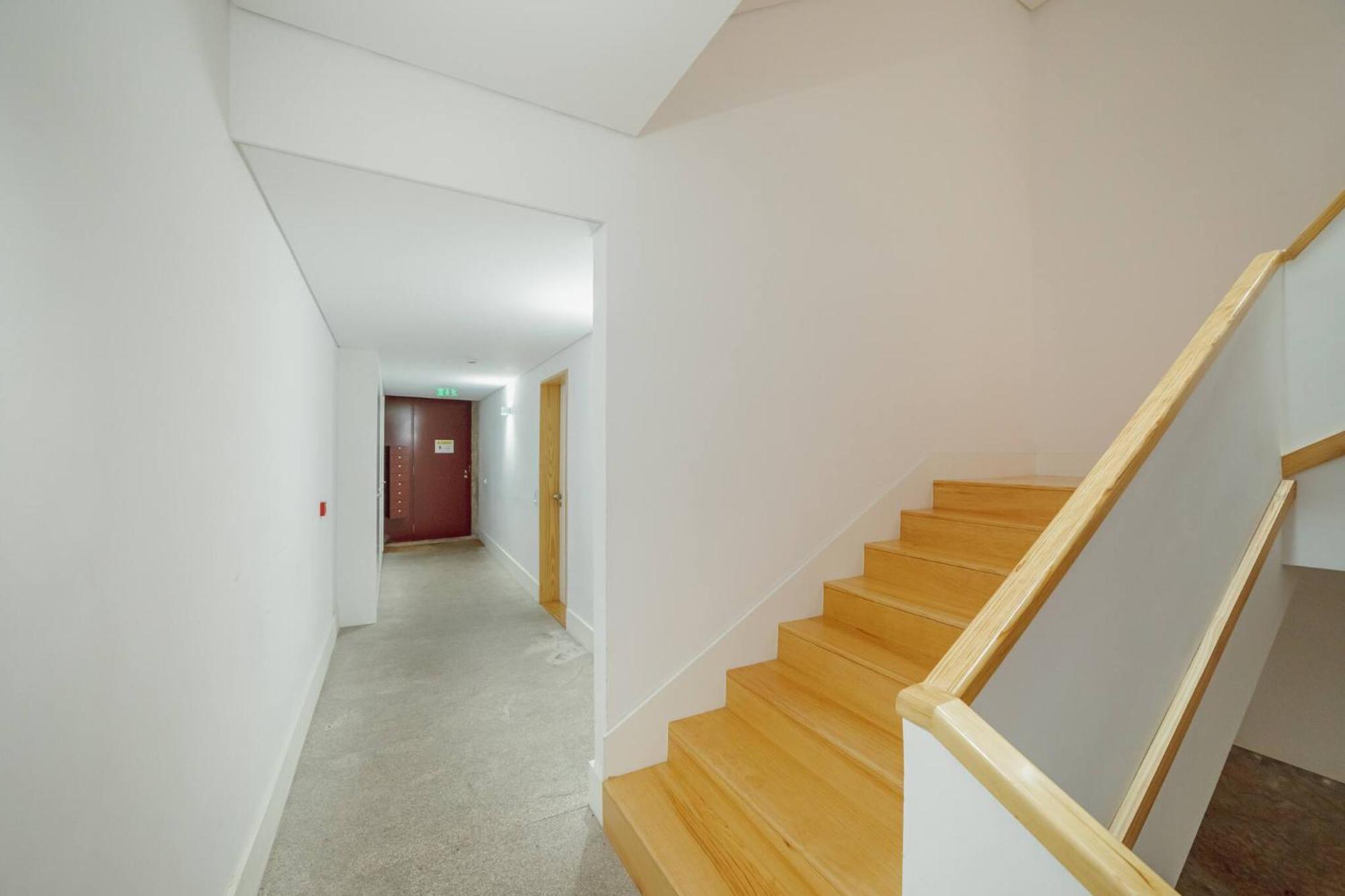 Cozy Almada By Hosty